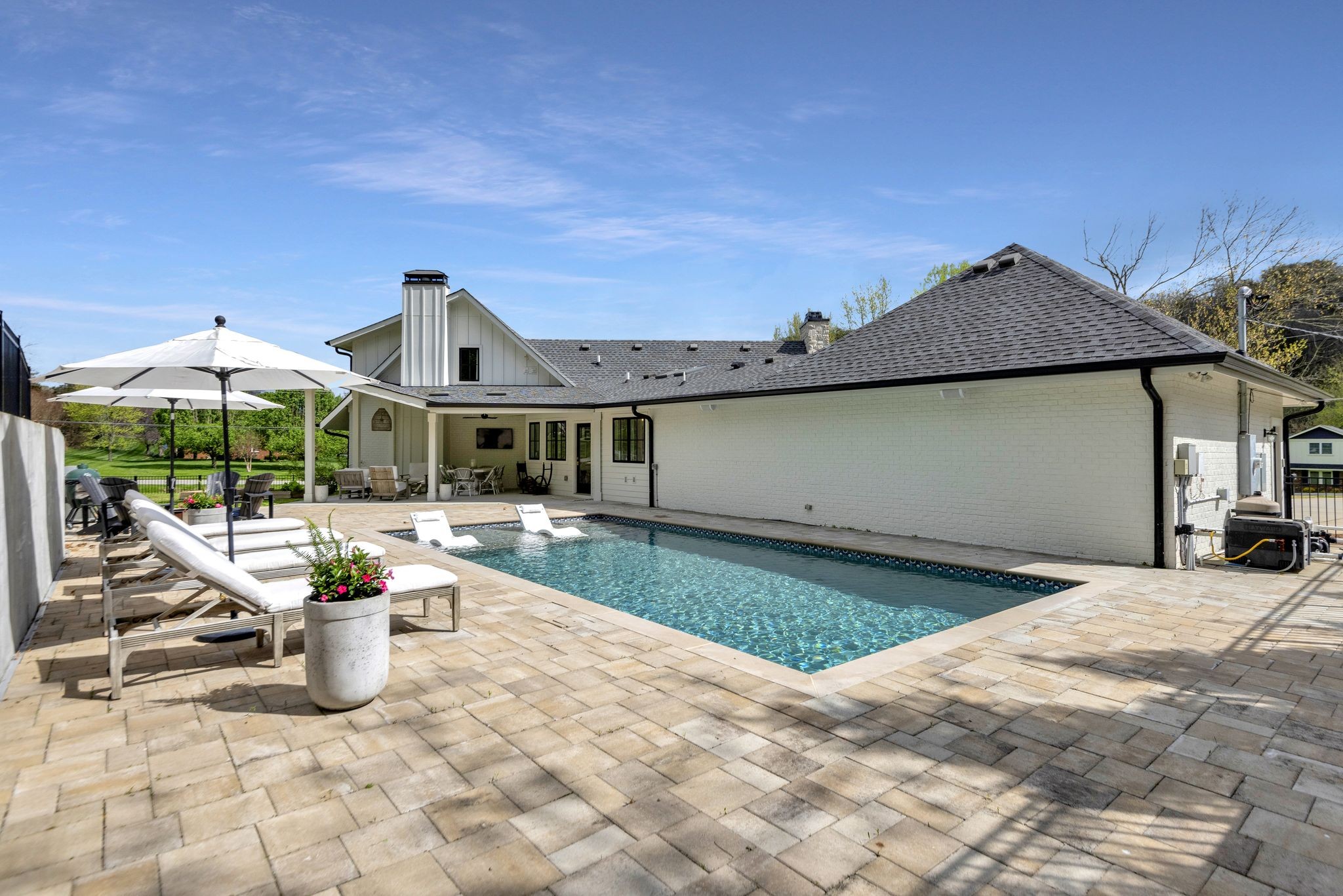 1017 Gracelawn Dr
