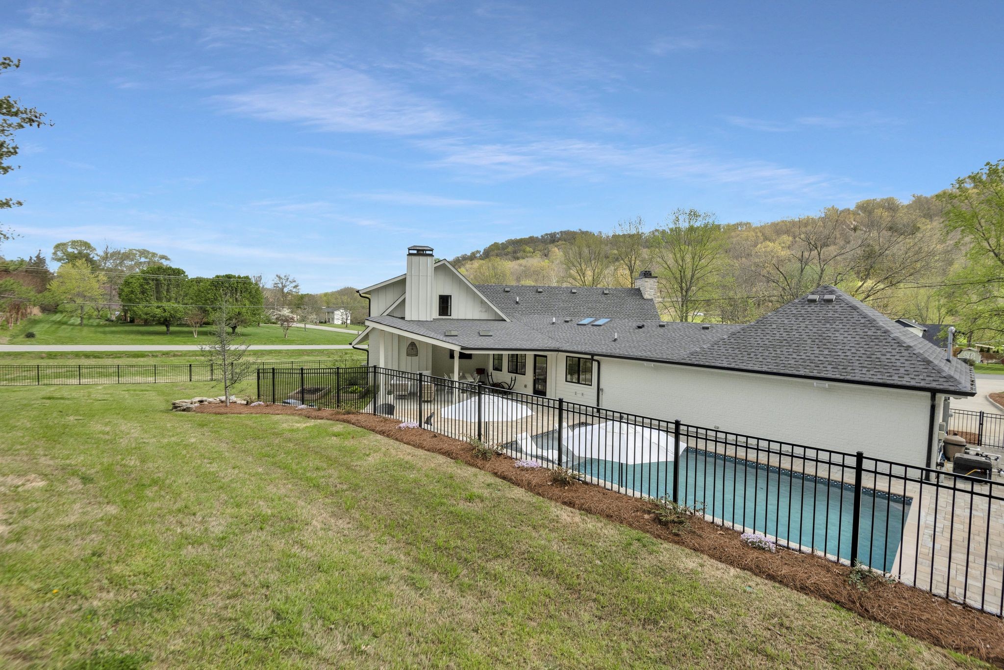 1017 Gracelawn Dr