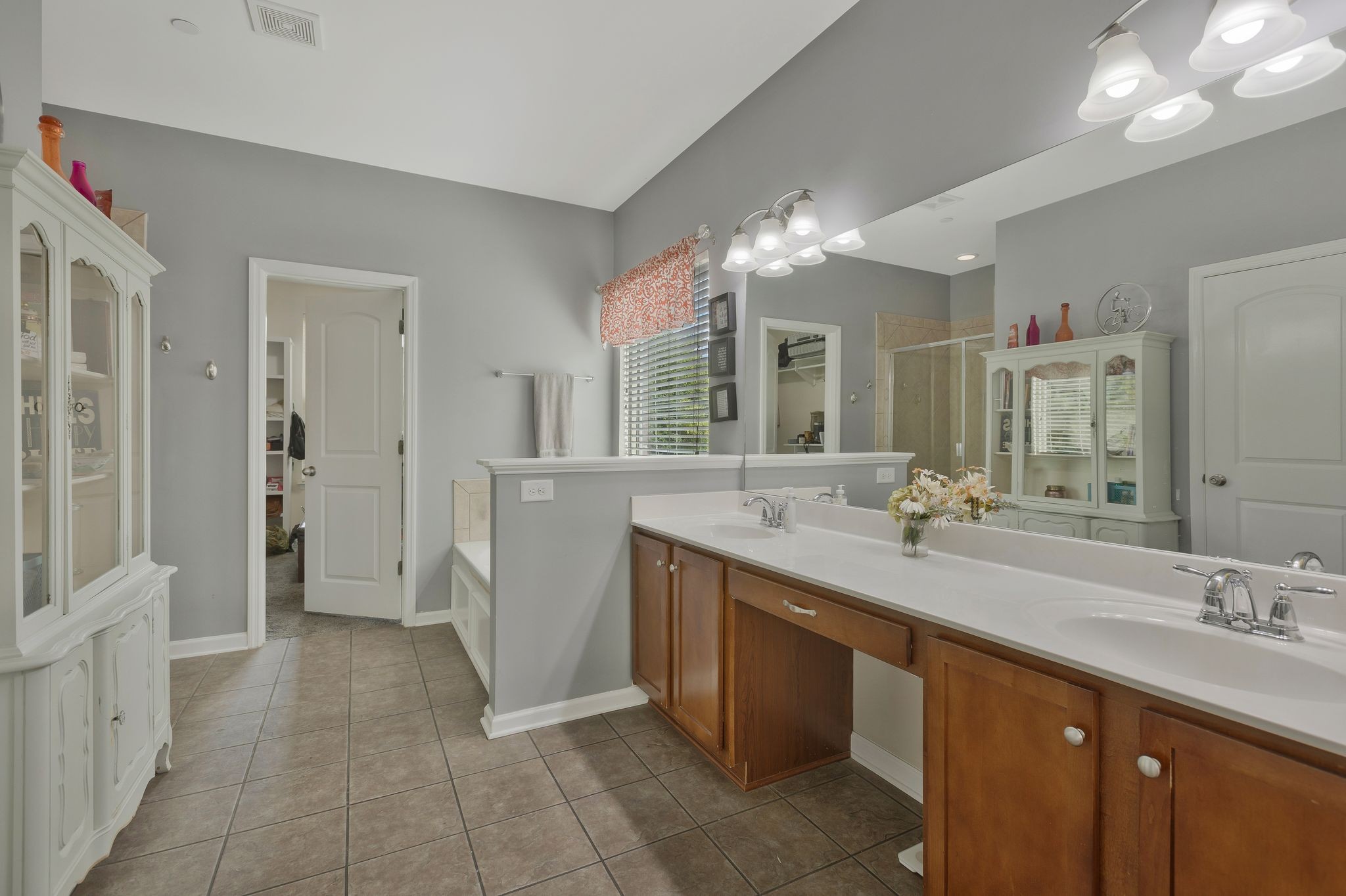 8653 Burkitt Place Dr