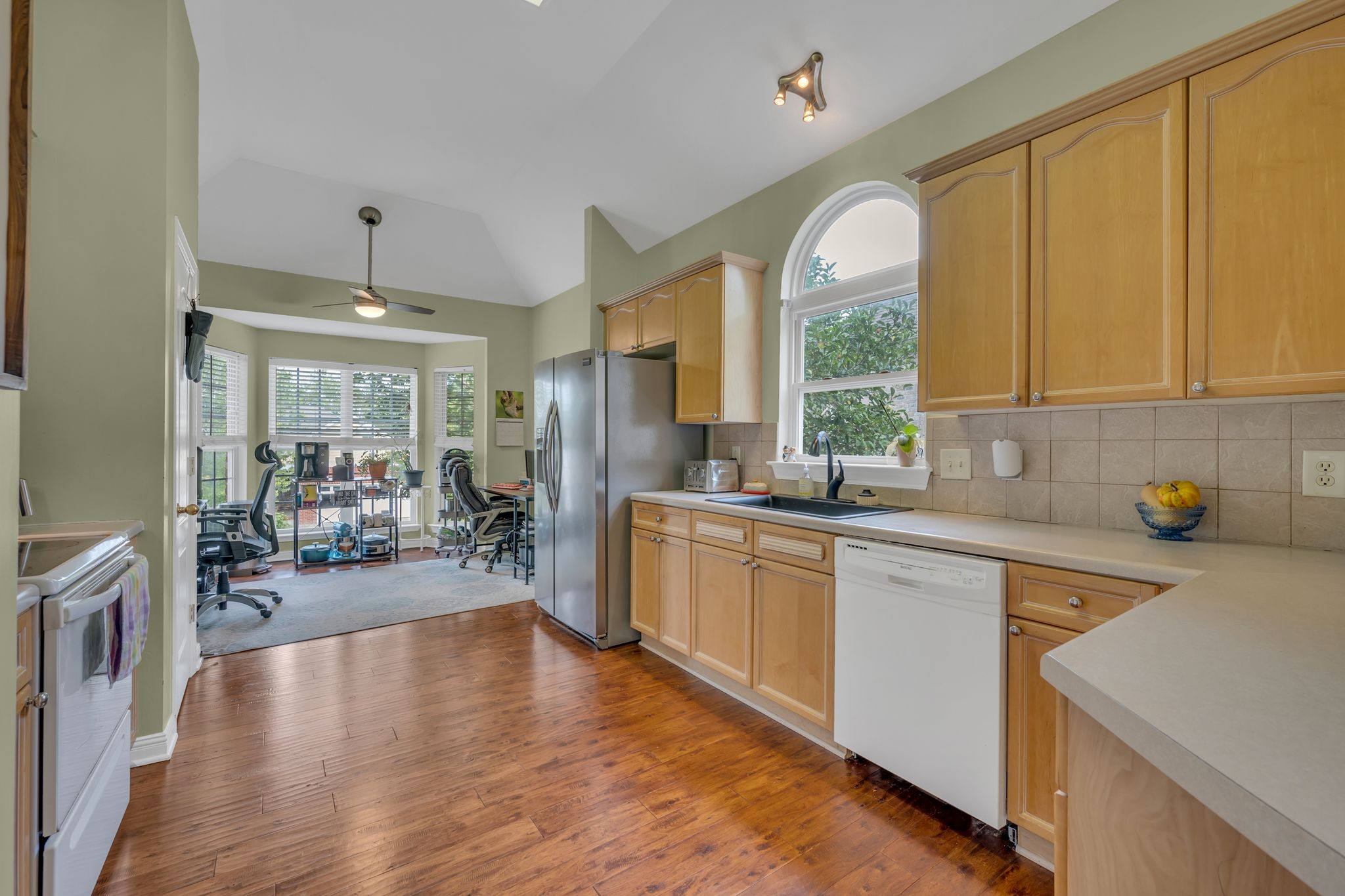 6537 Westfall Dr