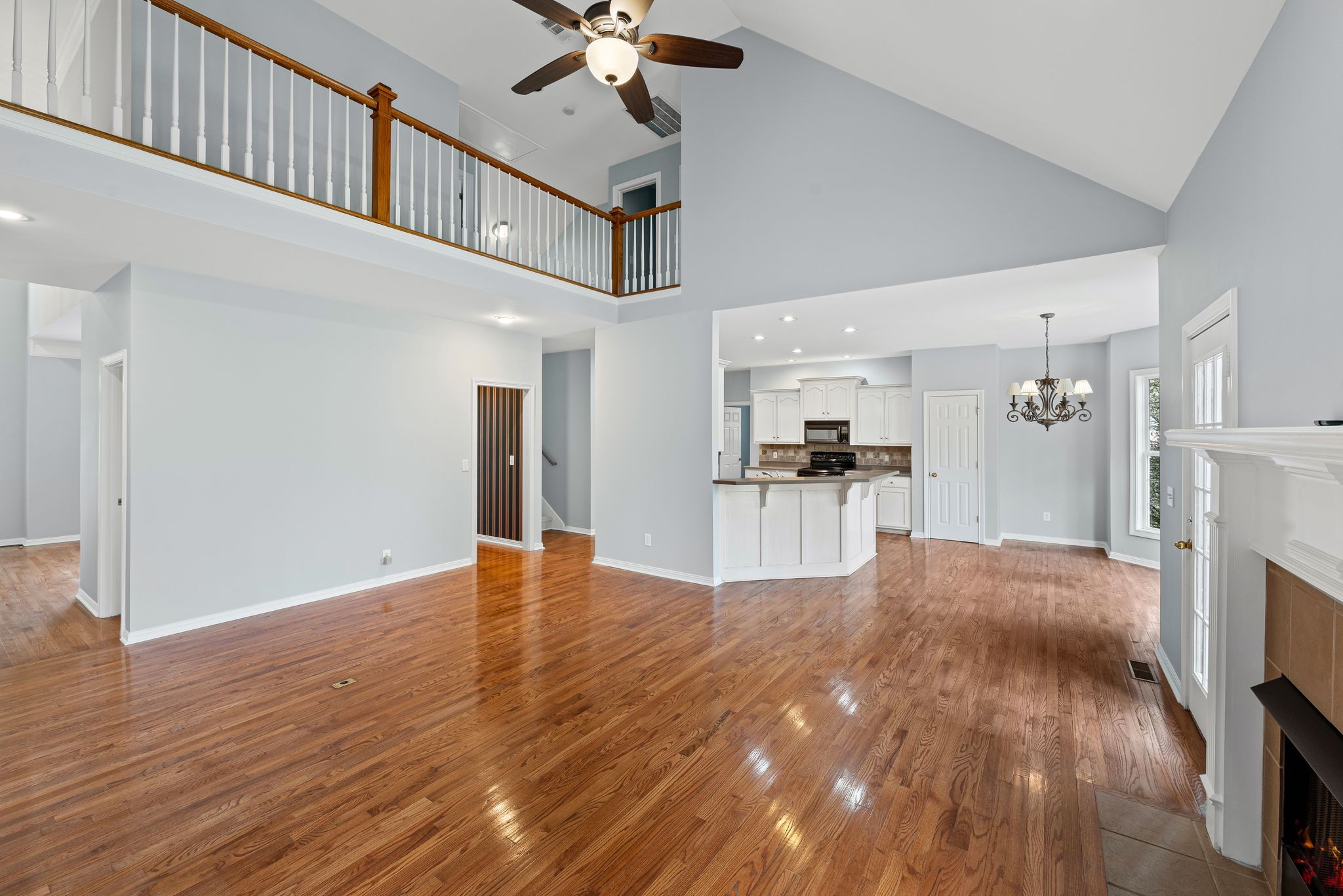 121 N Maple Ridge Ln