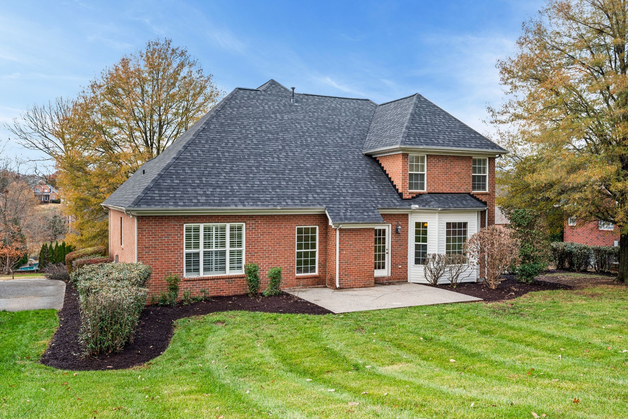 121 N Maple Ridge Ln
