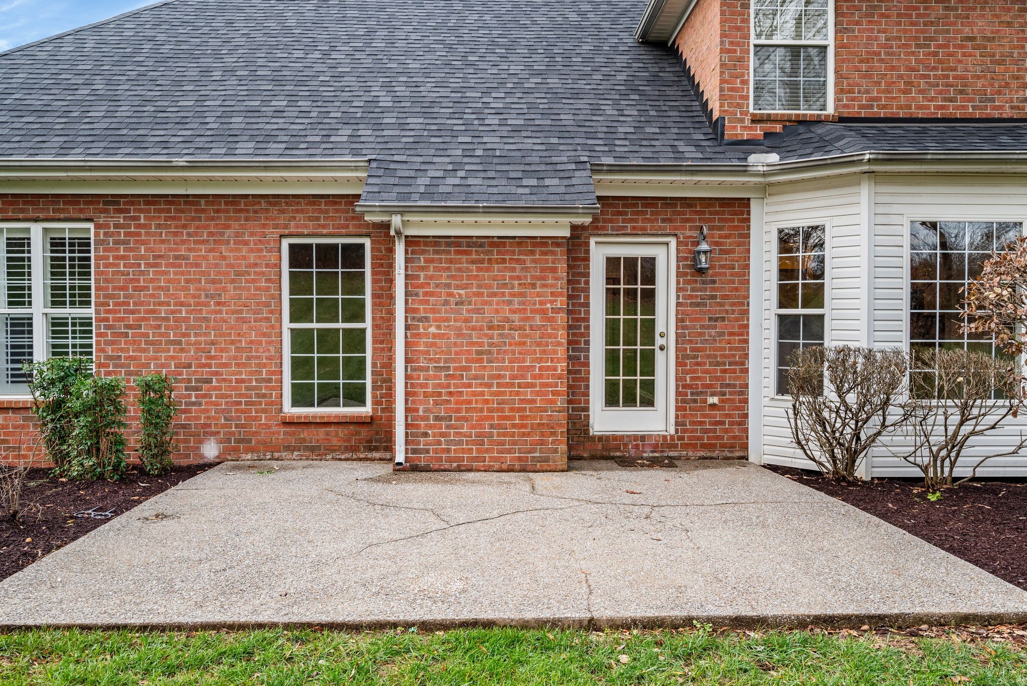 121 N Maple Ridge Ln