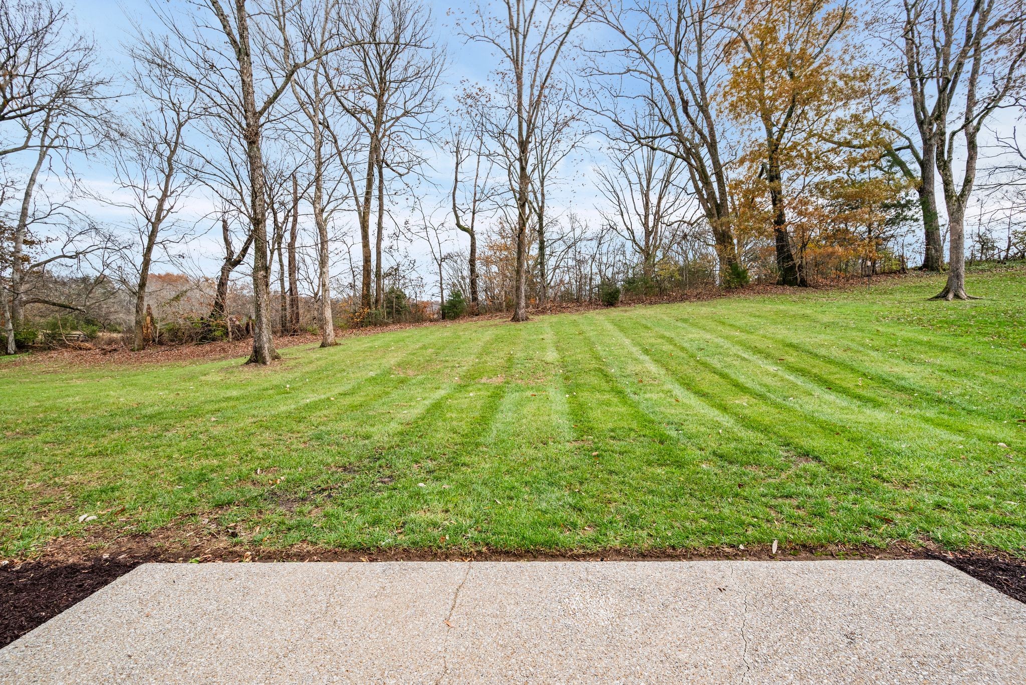 121 N Maple Ridge Ln