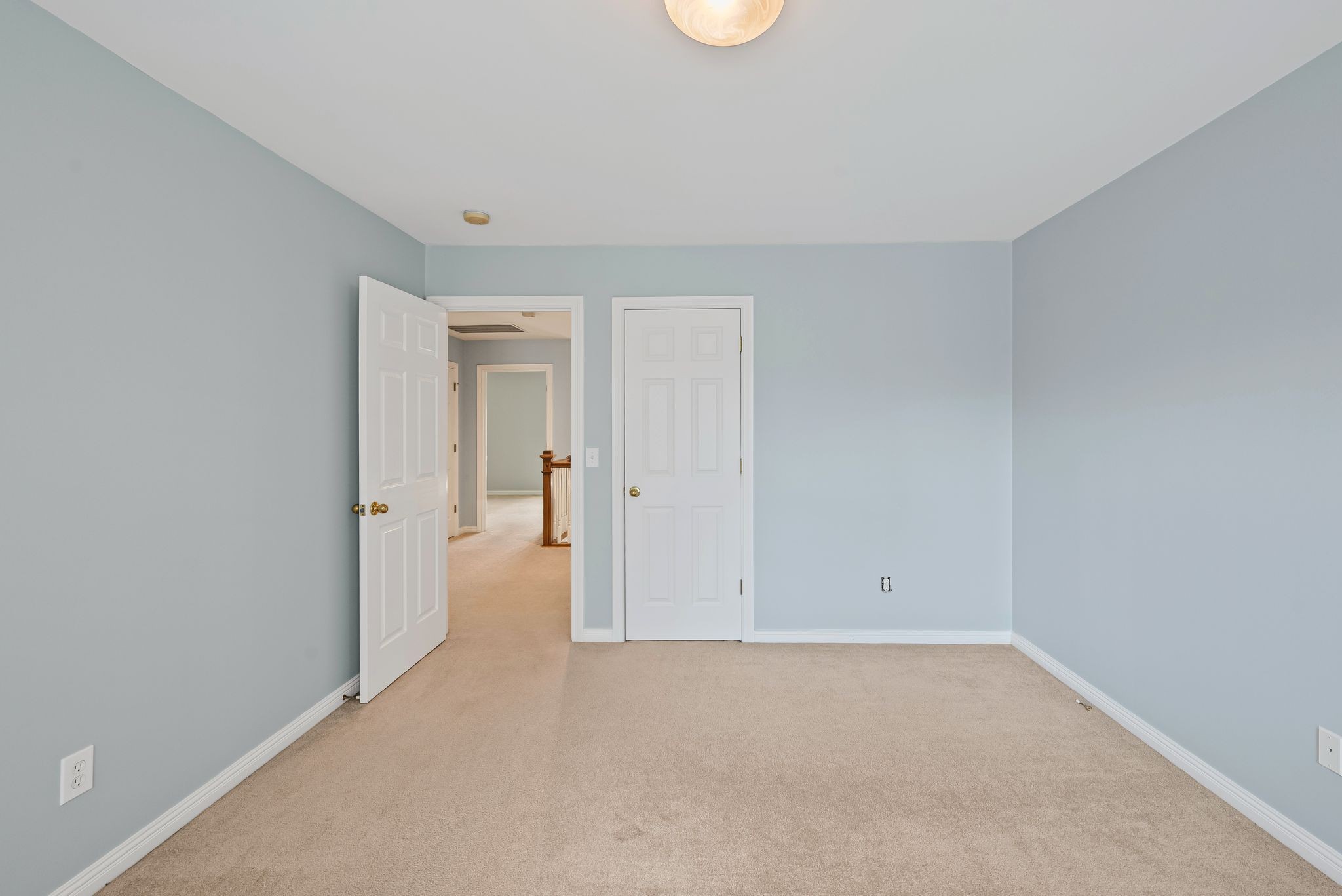 121 N Maple Ridge Ln