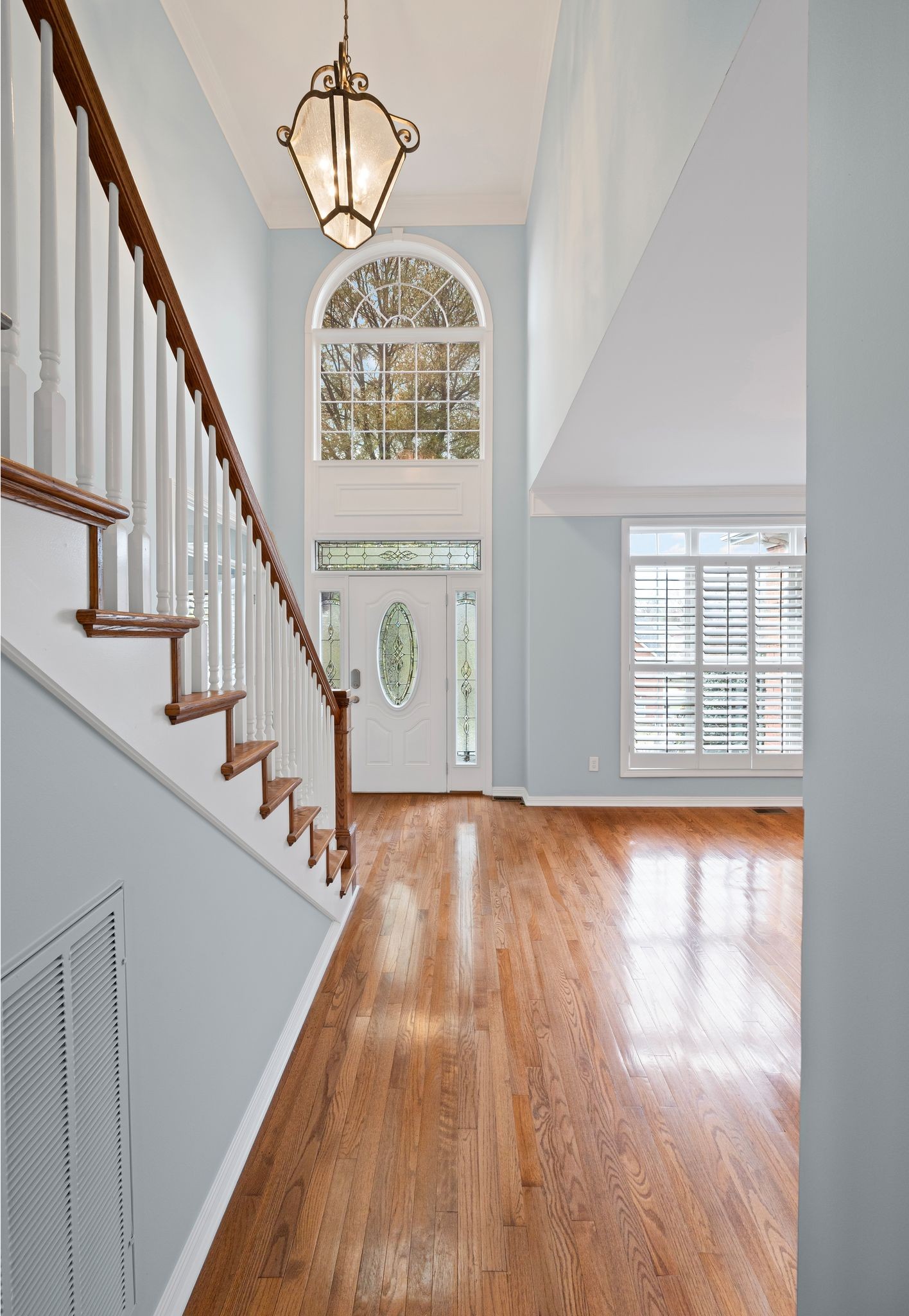 121 N Maple Ridge Ln
