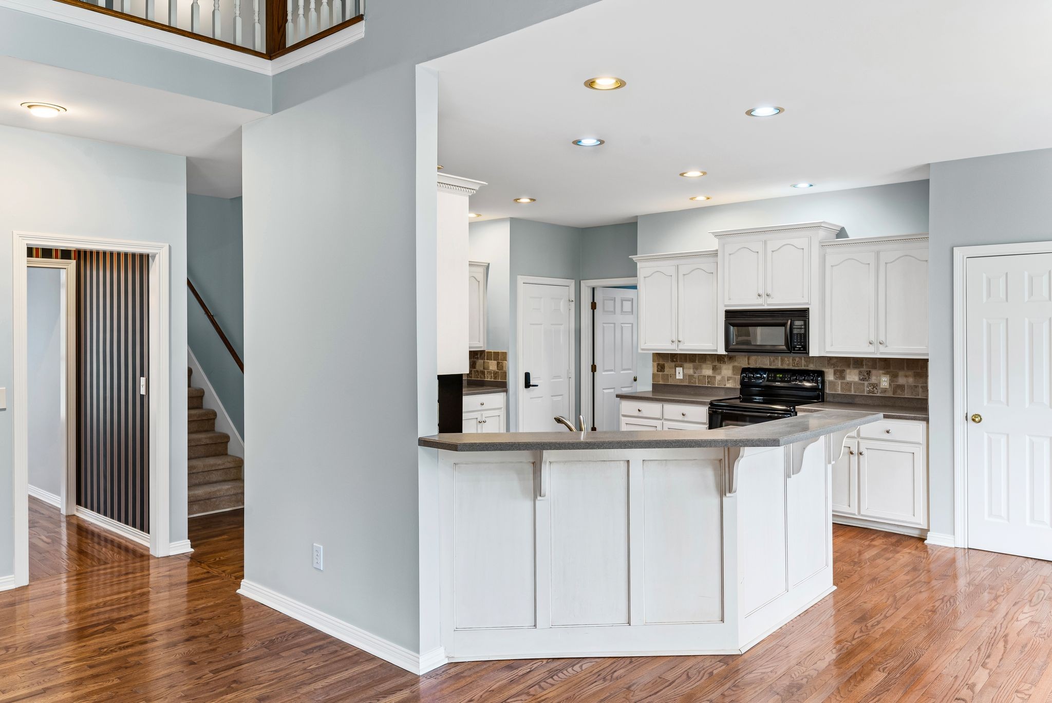 121 N Maple Ridge Ln