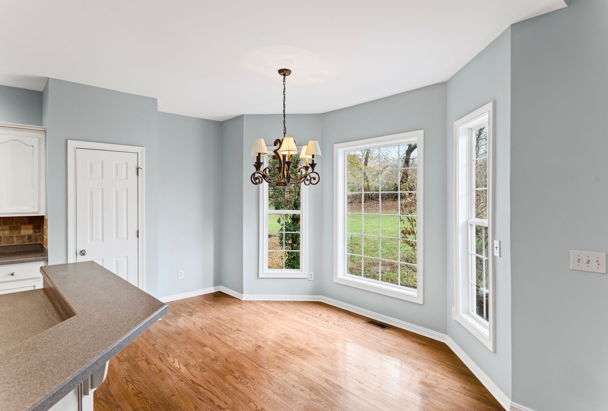 121 N Maple Ridge Ln