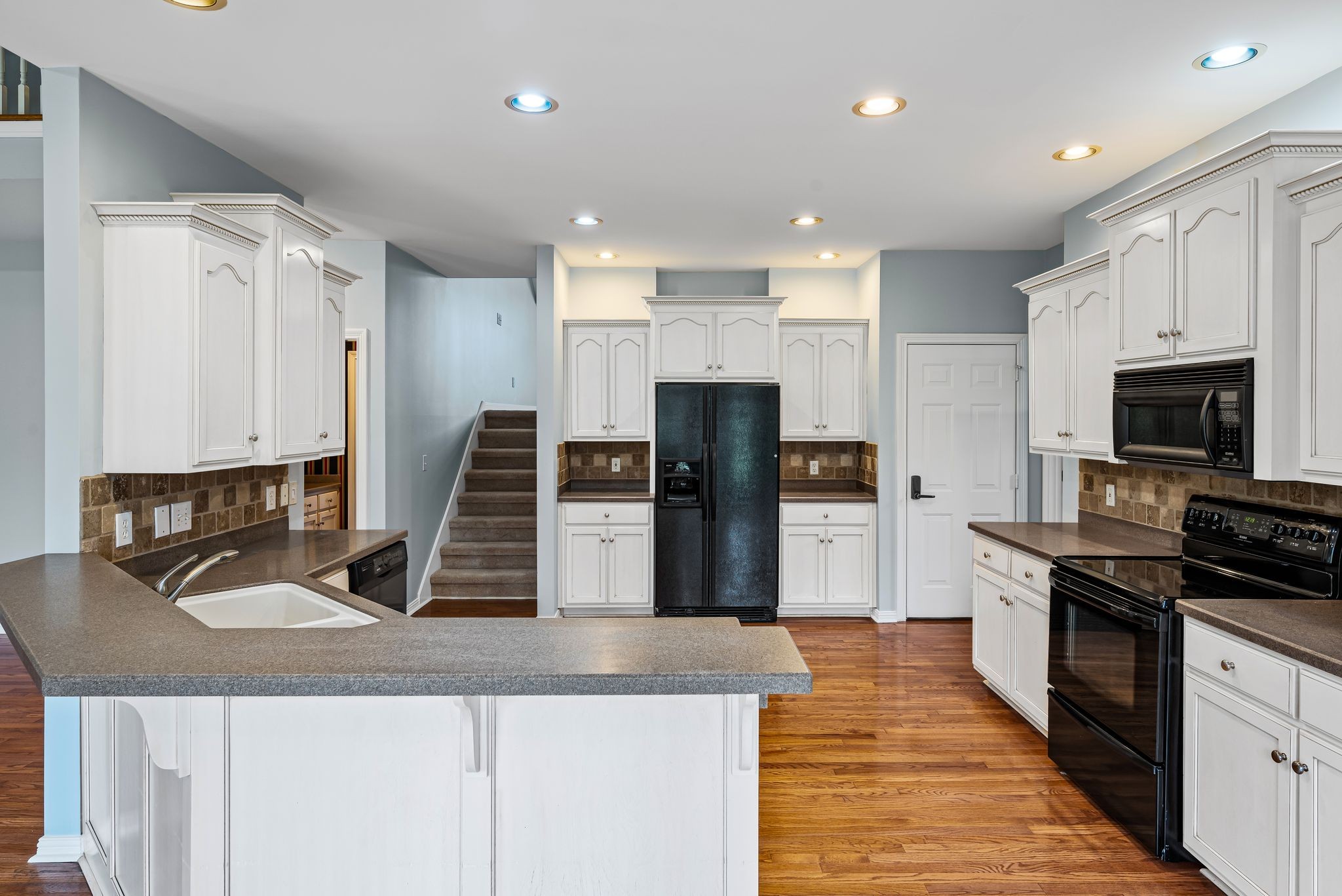 121 N Maple Ridge Ln