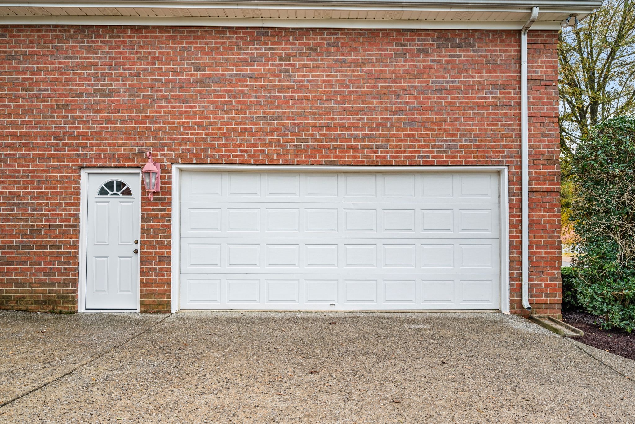 121 N Maple Ridge Ln
