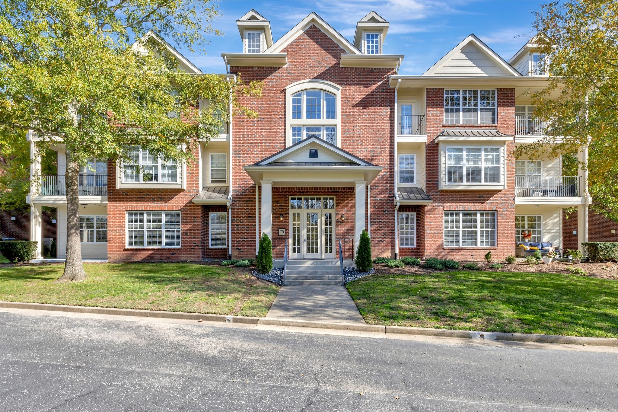 3201 Aspen Grove Dr Unit: I2