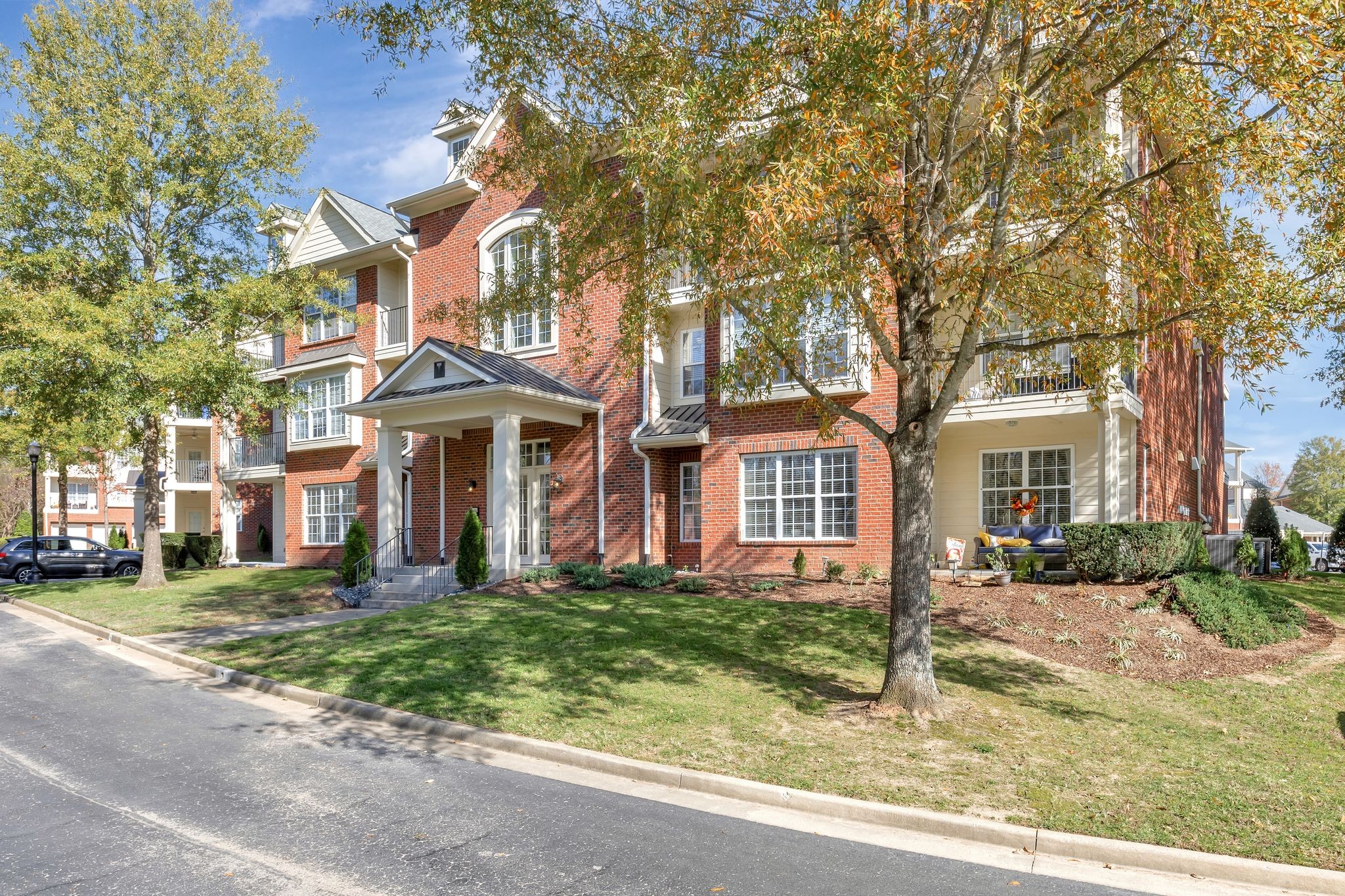 3201 Aspen Grove Dr Unit: I2