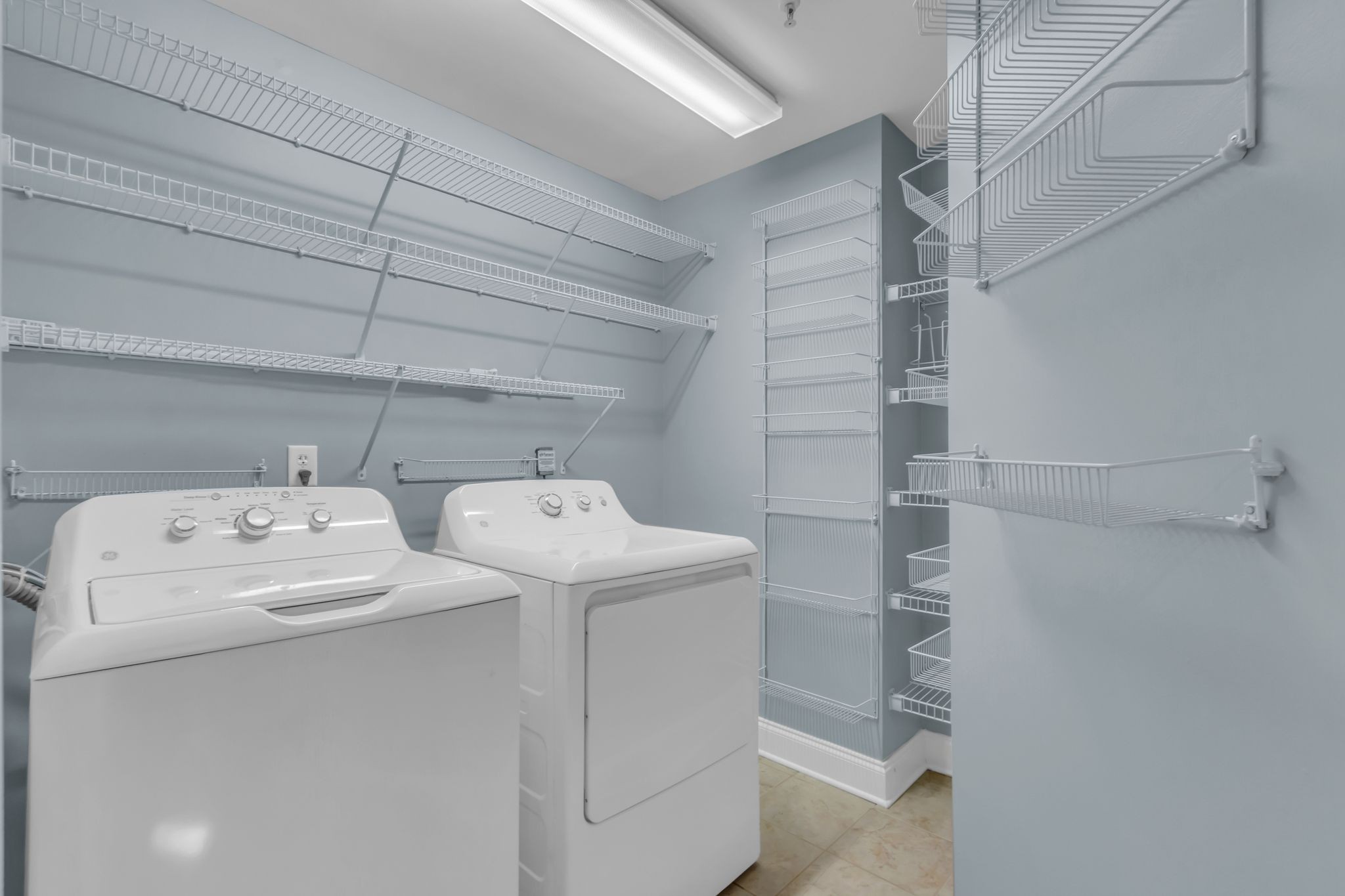 3201 Aspen Grove Dr Unit: I2