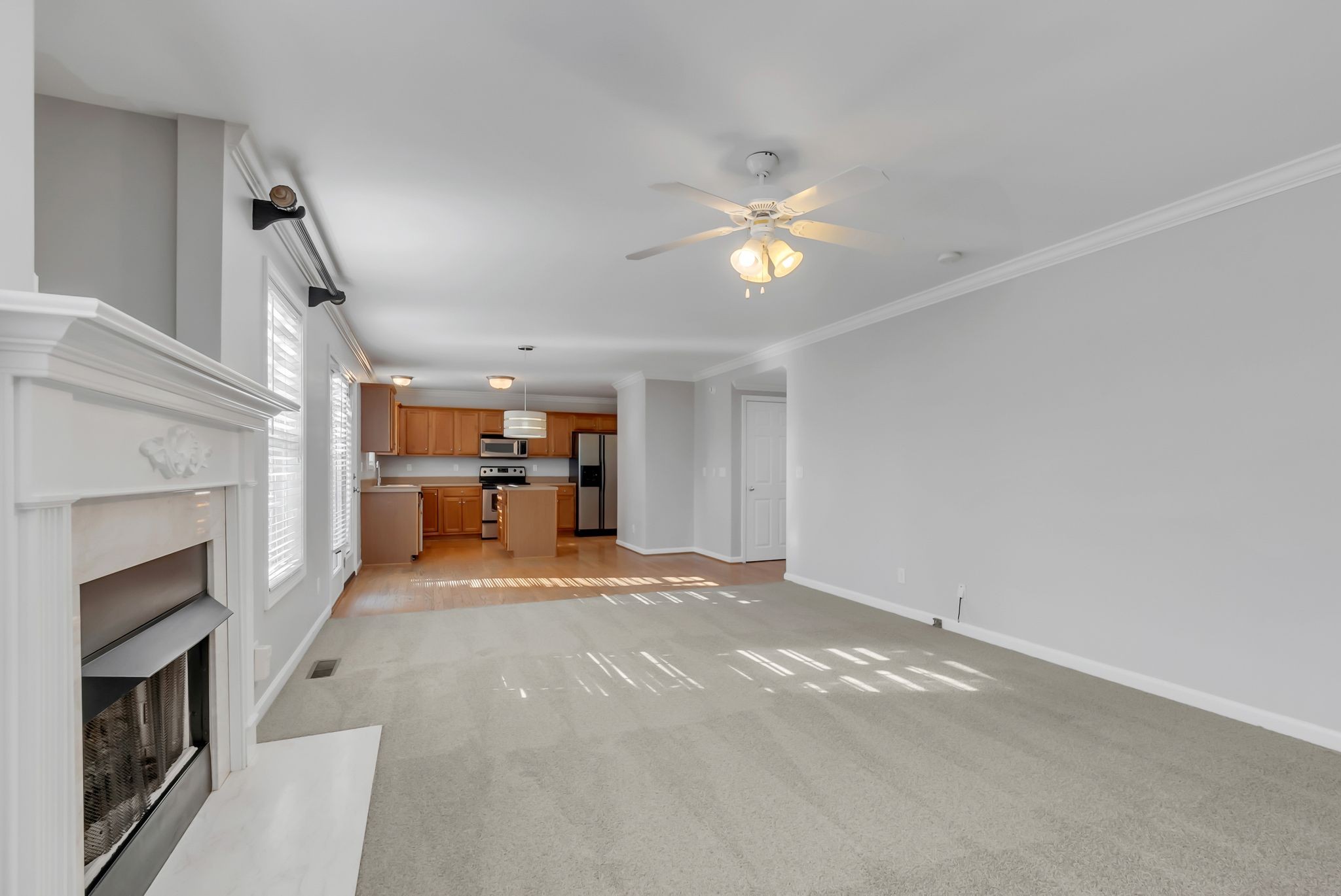 2107 Burgess Ln