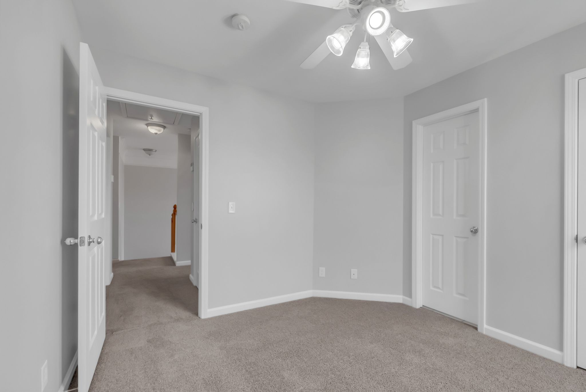 2107 Burgess Ln