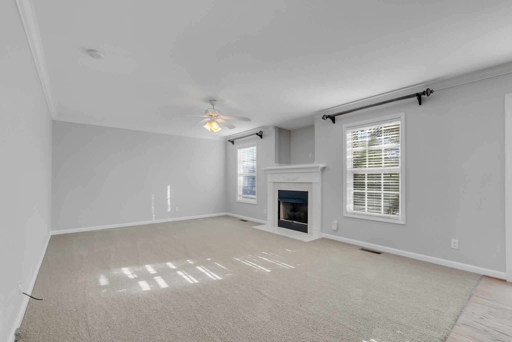2107 Burgess Ln