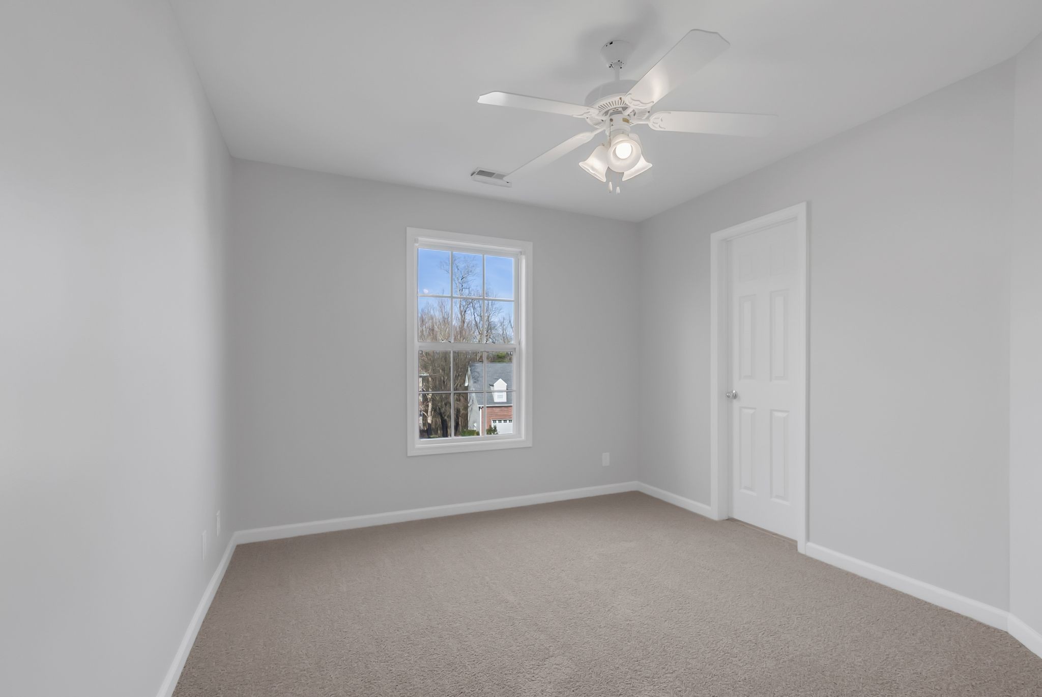 2107 Burgess Ln