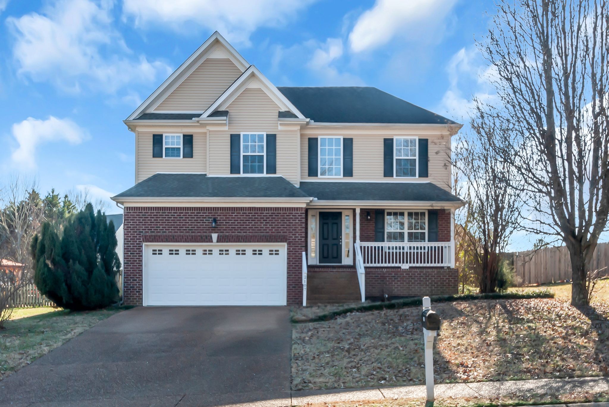 2107 Burgess Ln