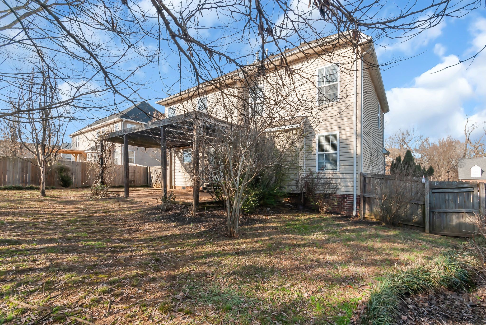 2107 Burgess Ln