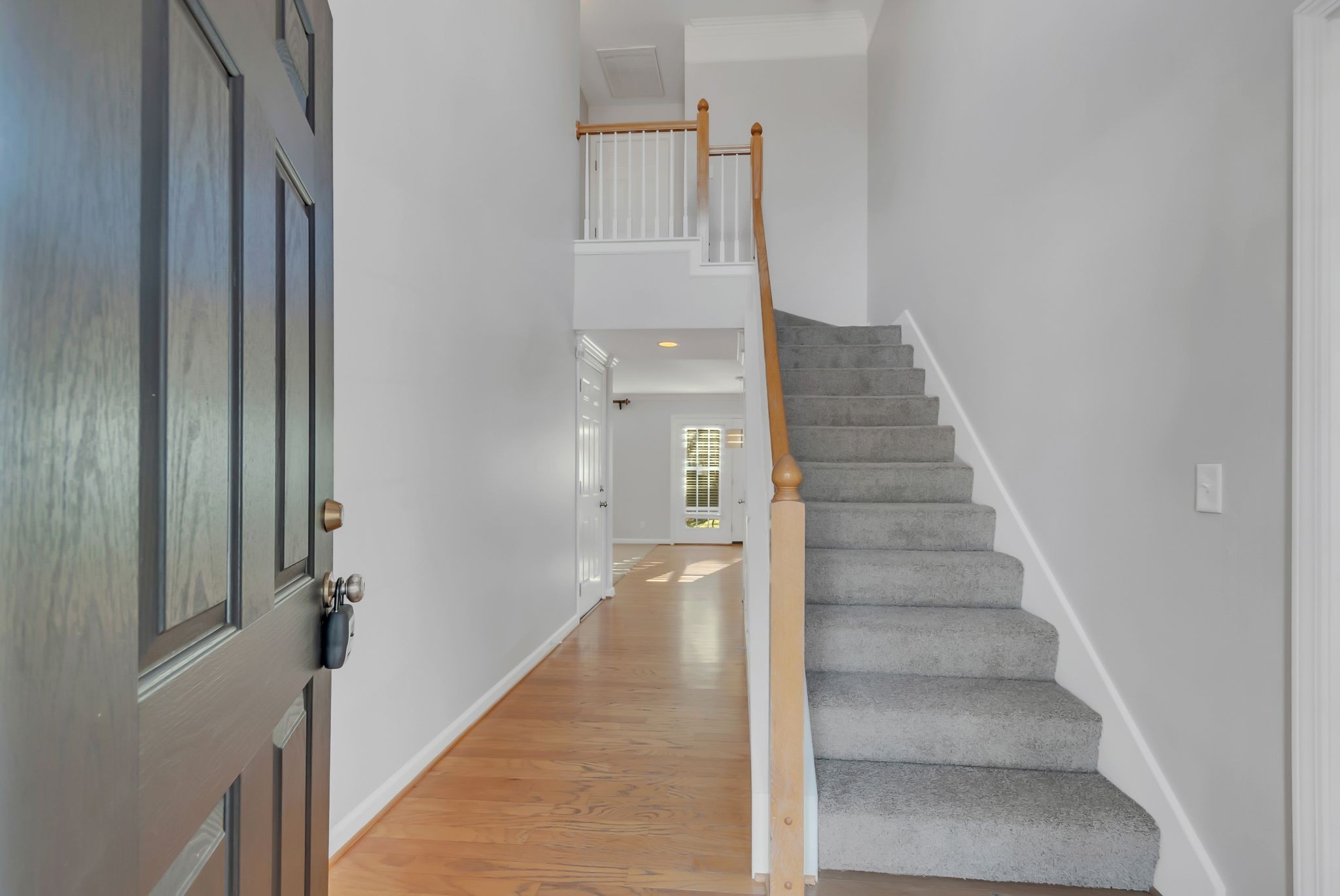 2107 Burgess Ln