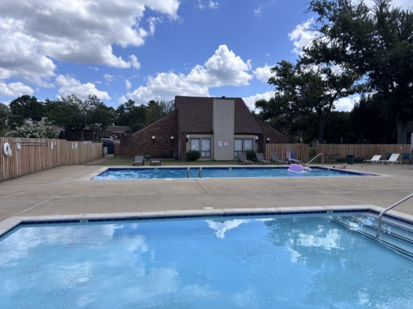 104 Saddle Tree Ct
