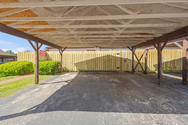 104 Saddle Tree Ct