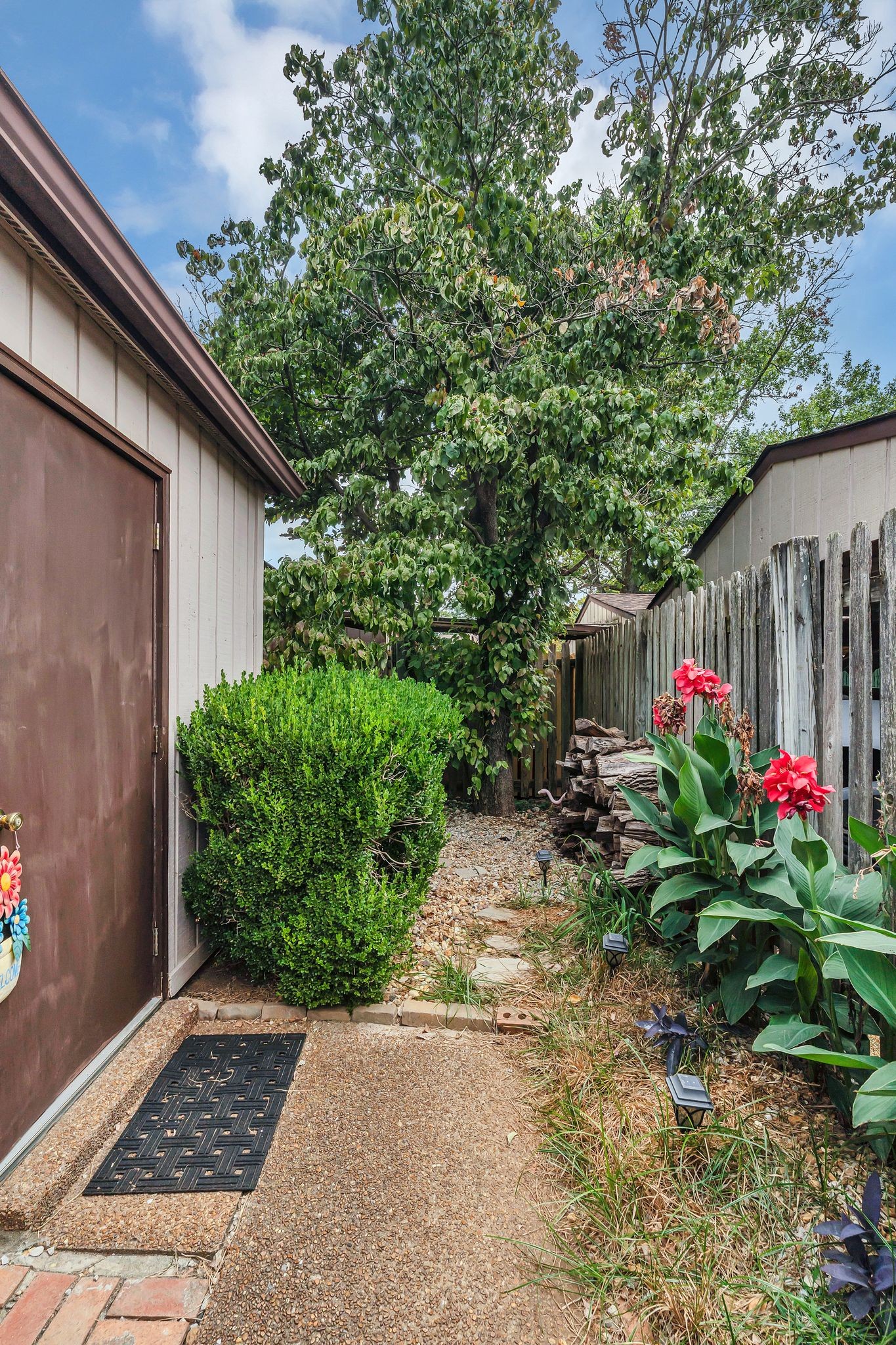 104 Saddle Tree Ct