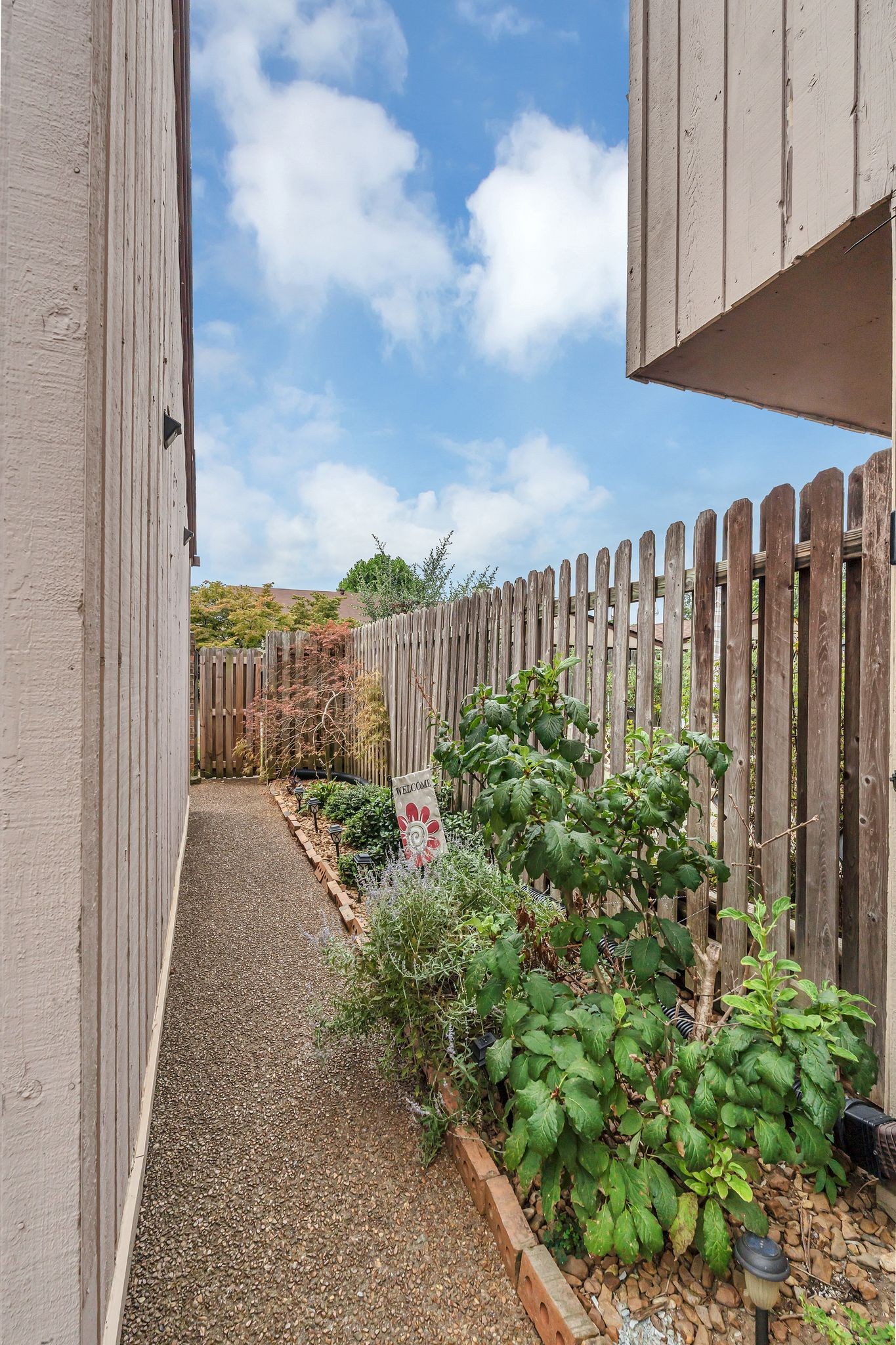 104 Saddle Tree Ct