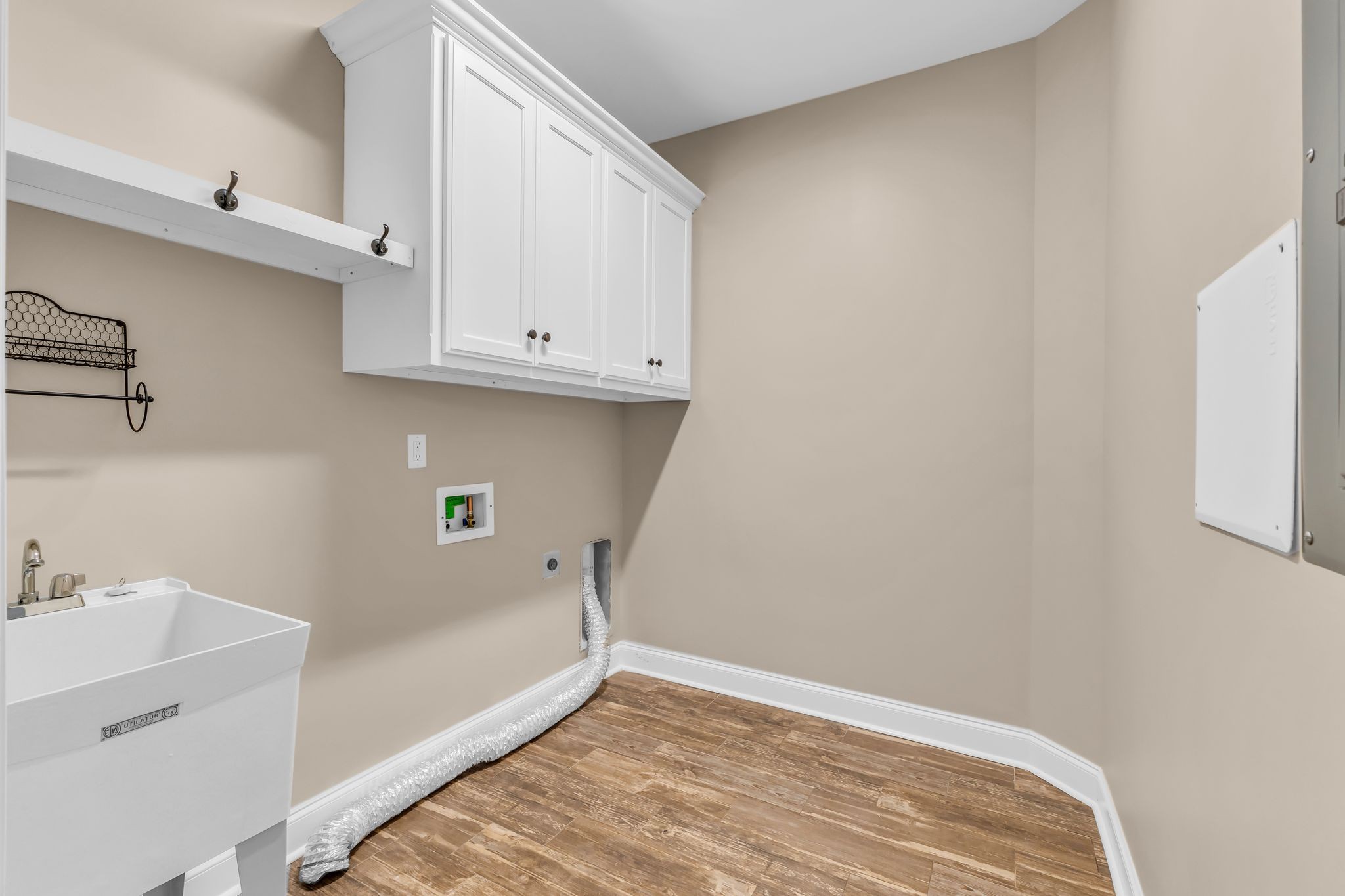 7009 Whisperwood Ave