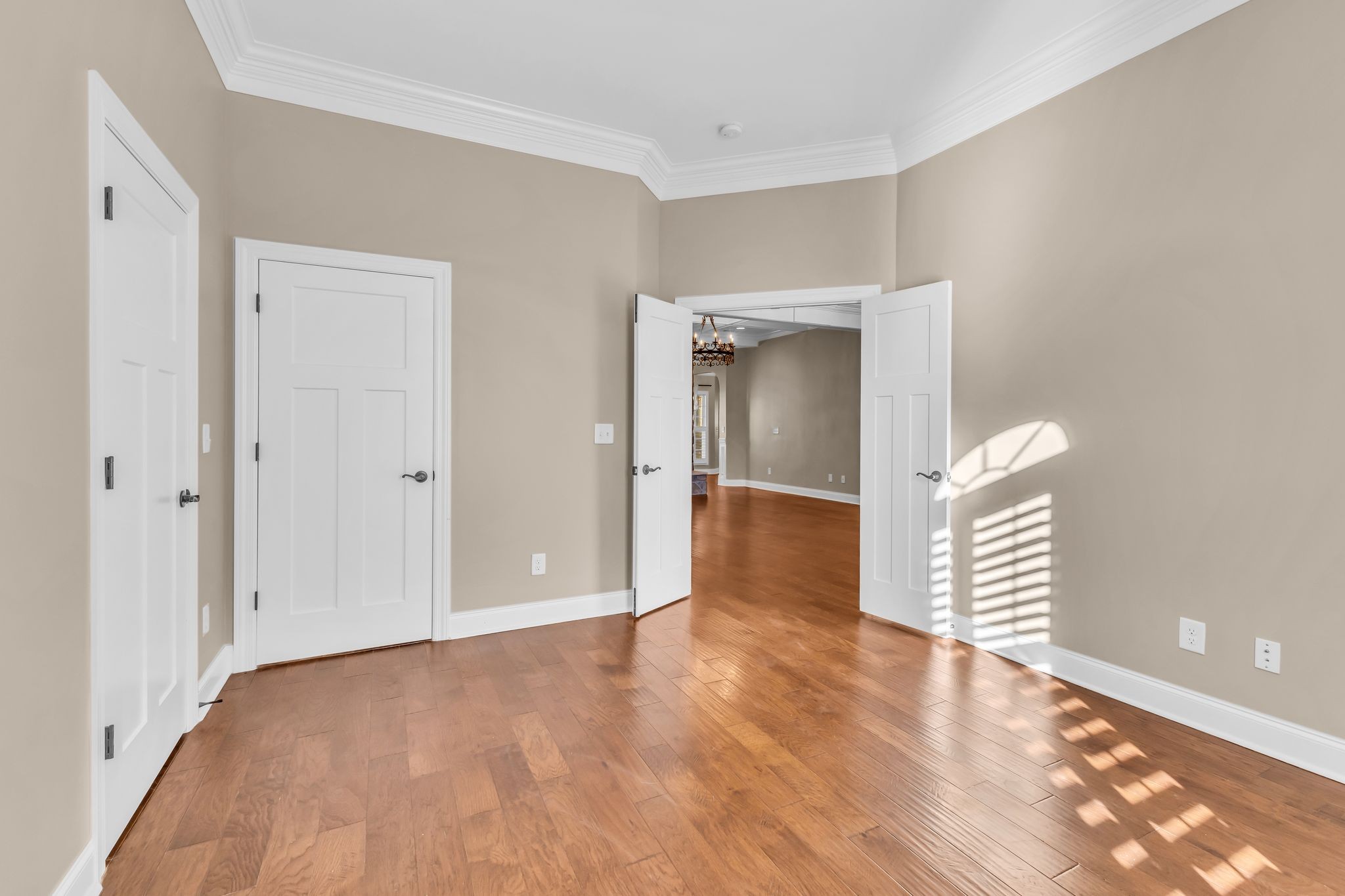 7009 Whisperwood Ave