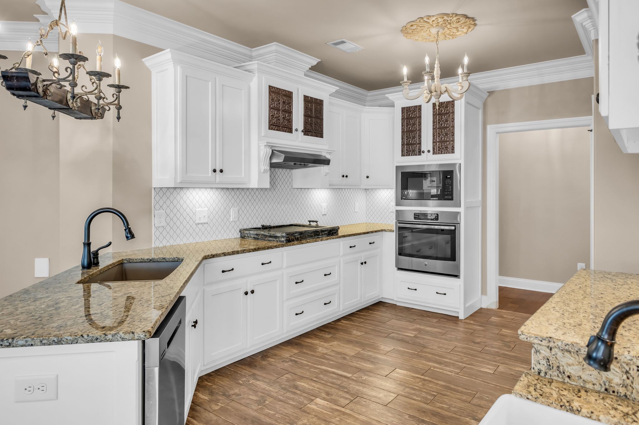 7009 Whisperwood Ave