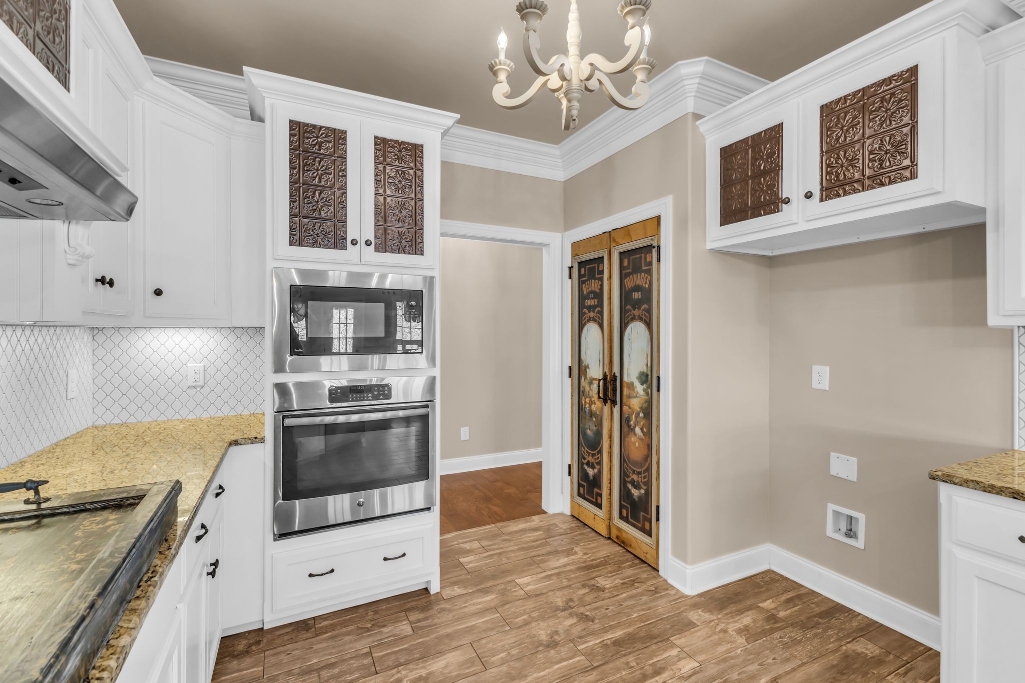 7009 Whisperwood Ave