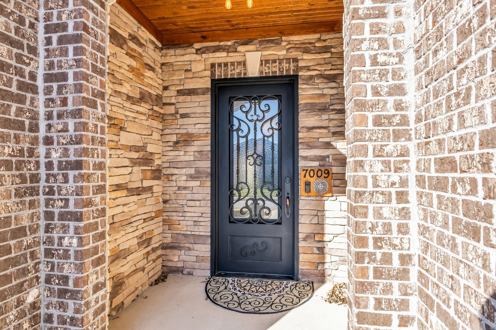 7009 Whisperwood Ave