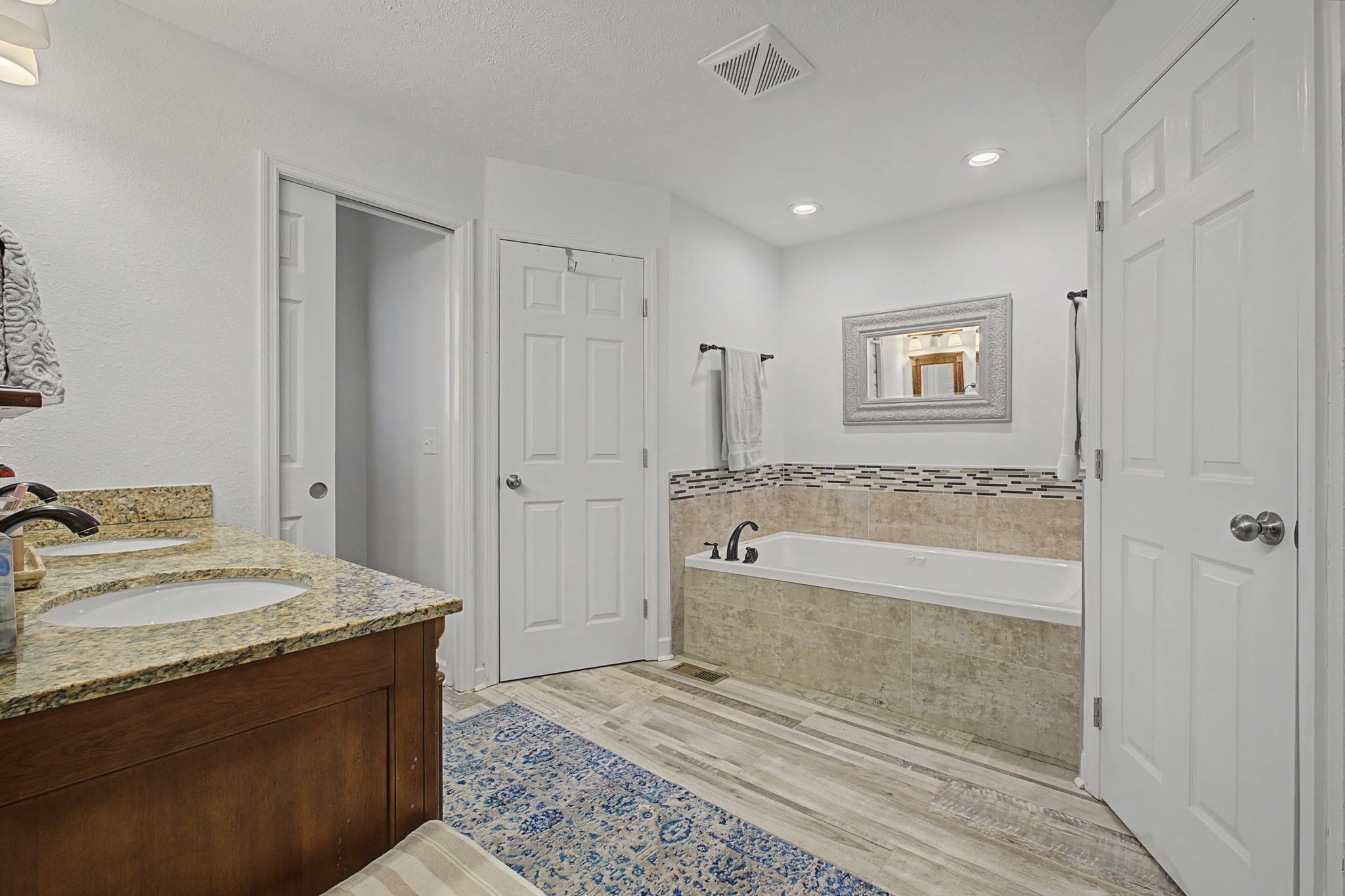 2428 Kimberly Dr