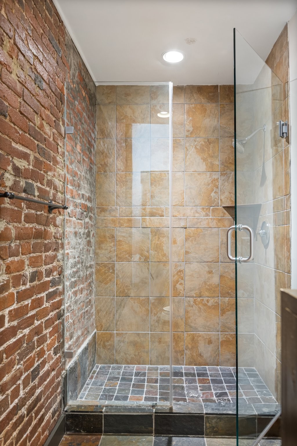207 3rd Ave, N Unit: 402