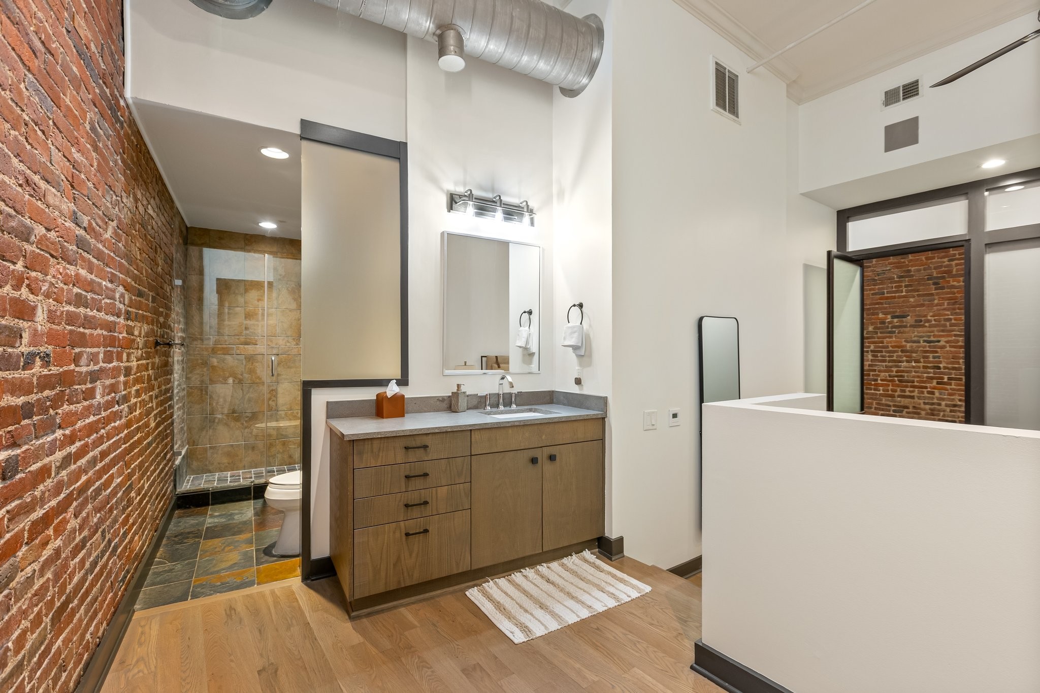207 3rd Ave, N Unit: 402