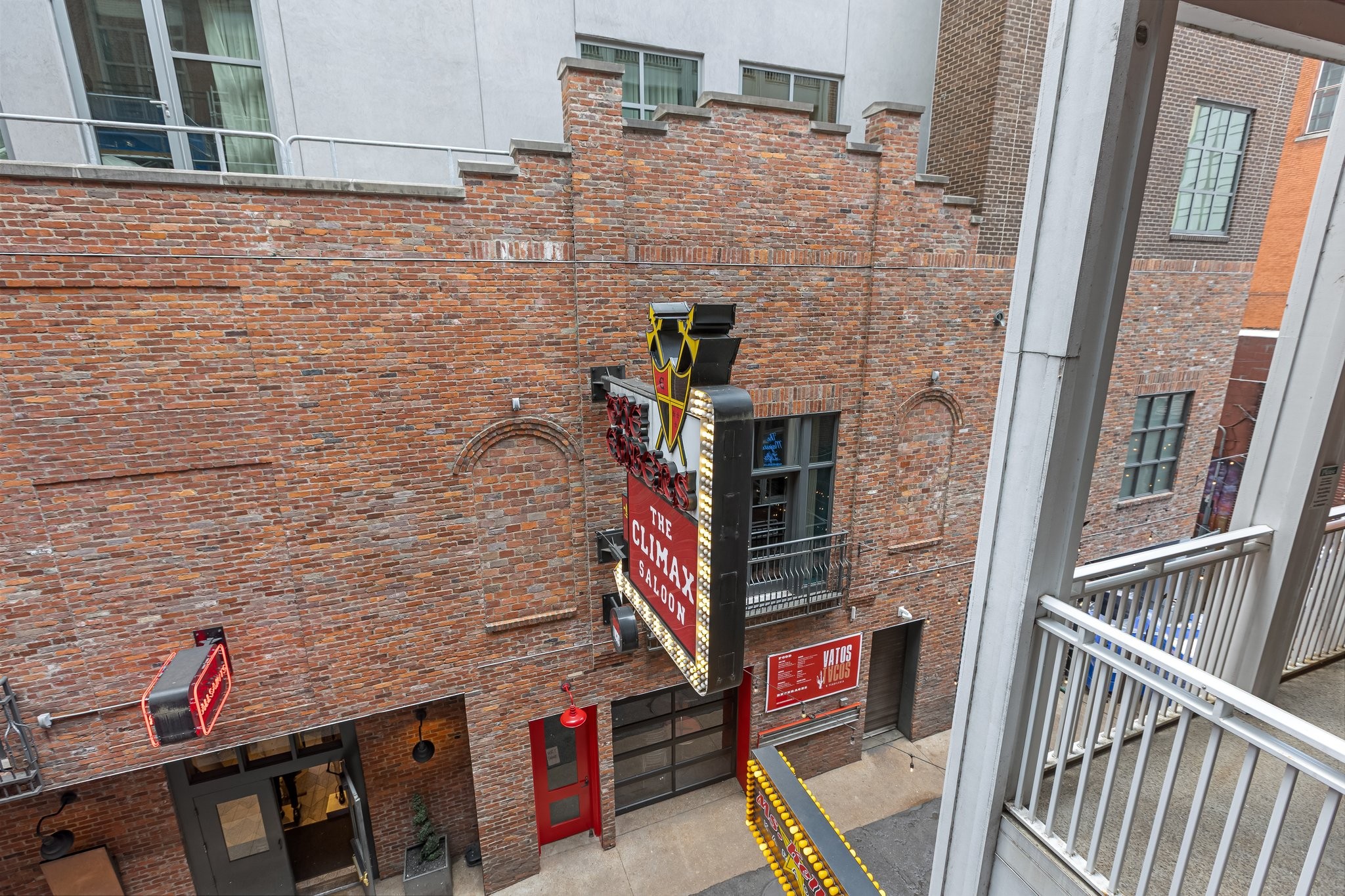 207 3rd Ave, N Unit: 402