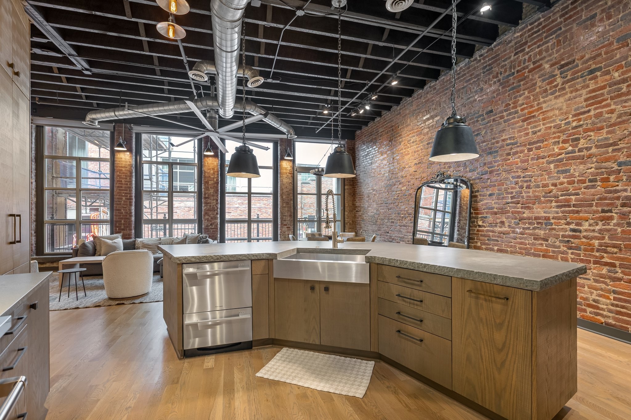 207 3rd Ave, N Unit: 402