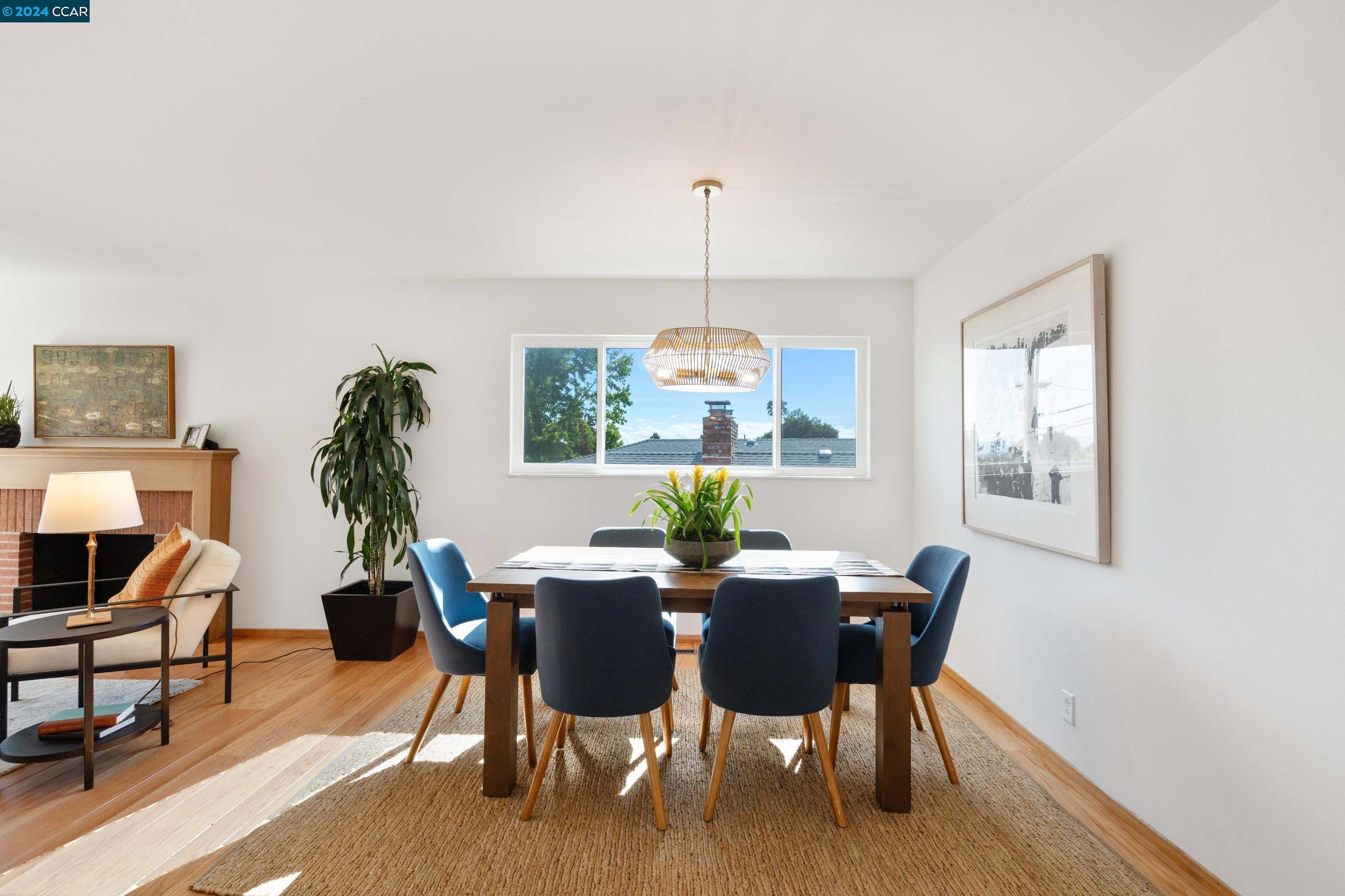 4165 Laguna Ave