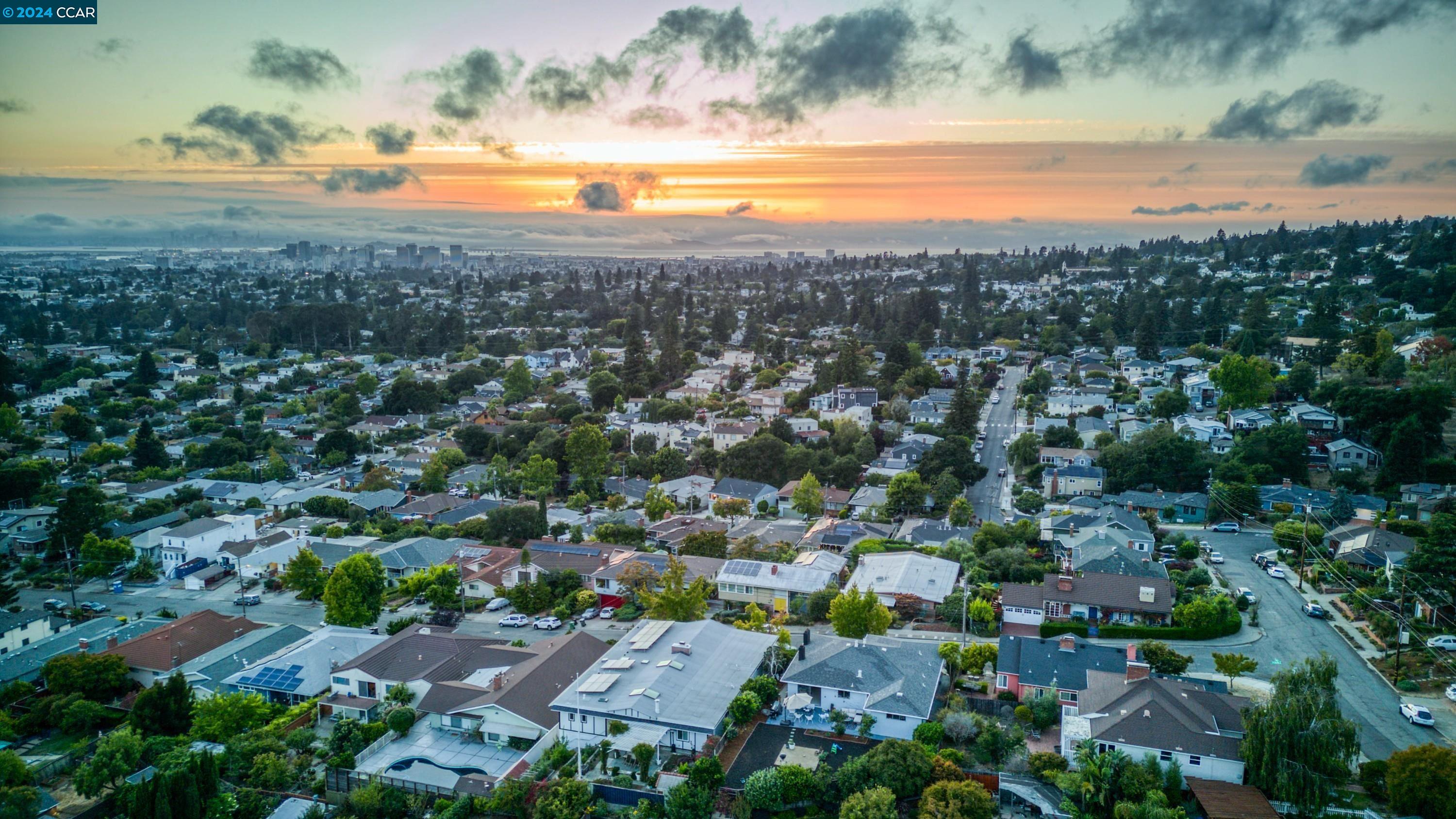 4165 Laguna Ave