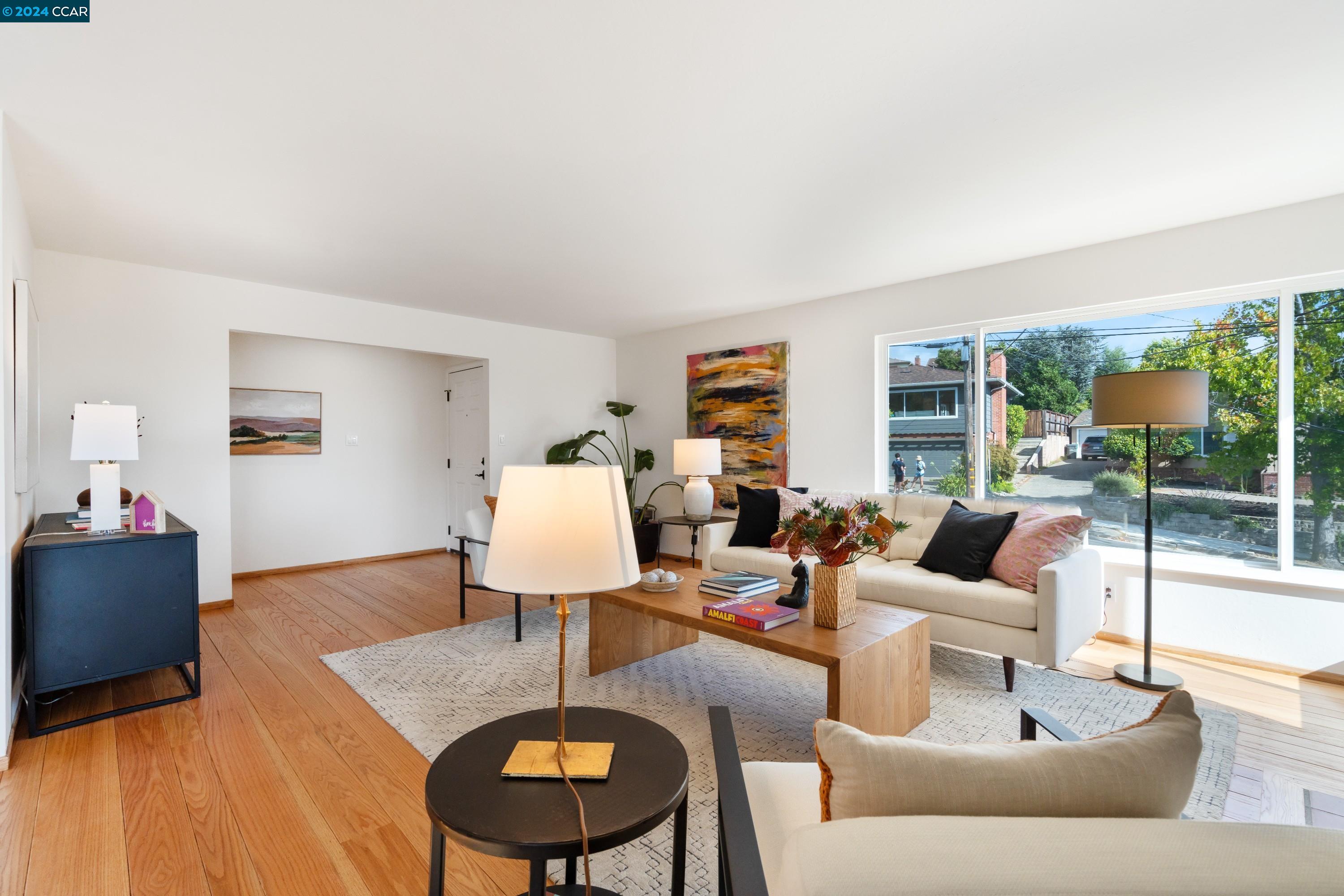 4165 Laguna Ave