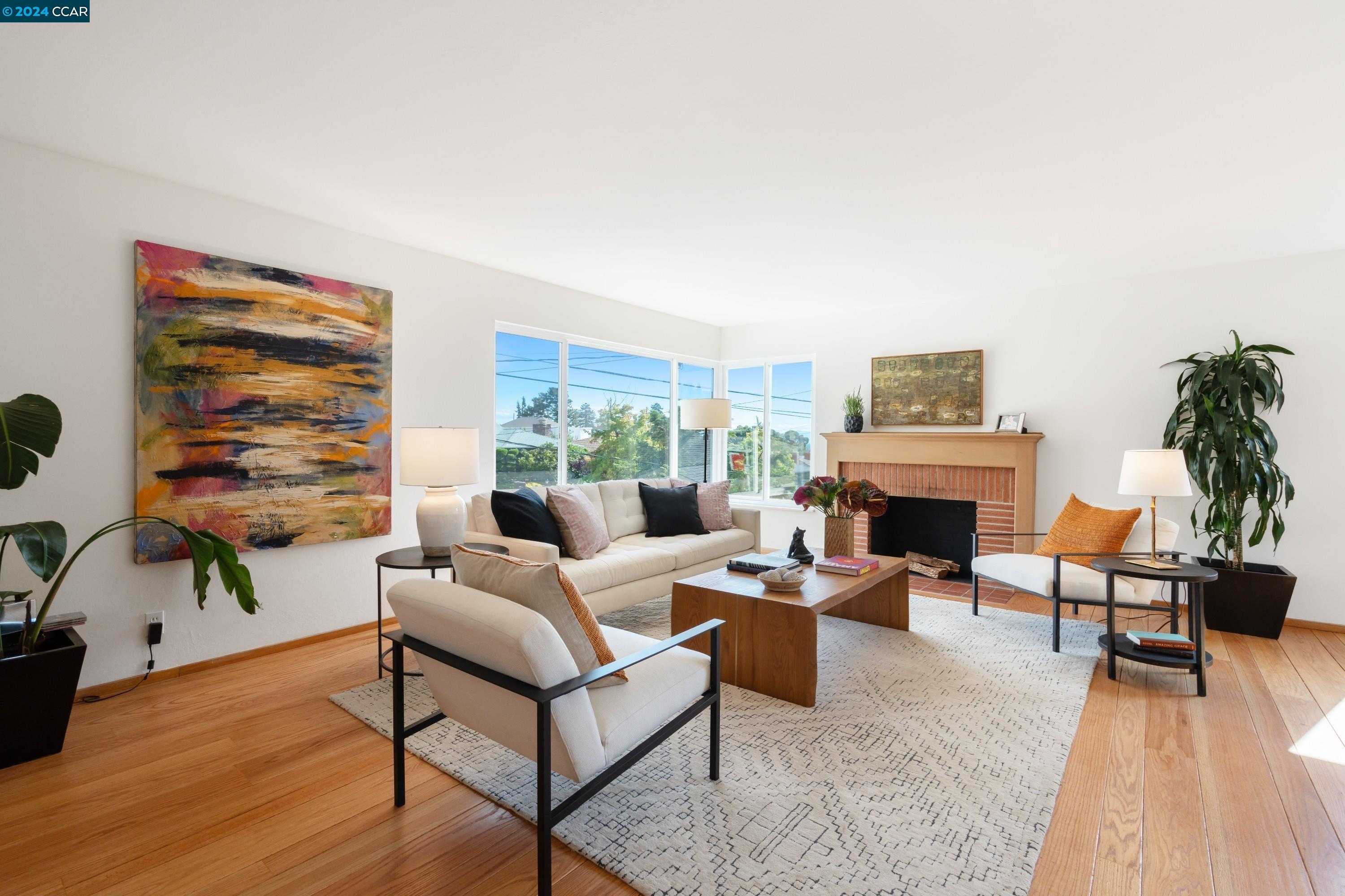 4165 Laguna Ave