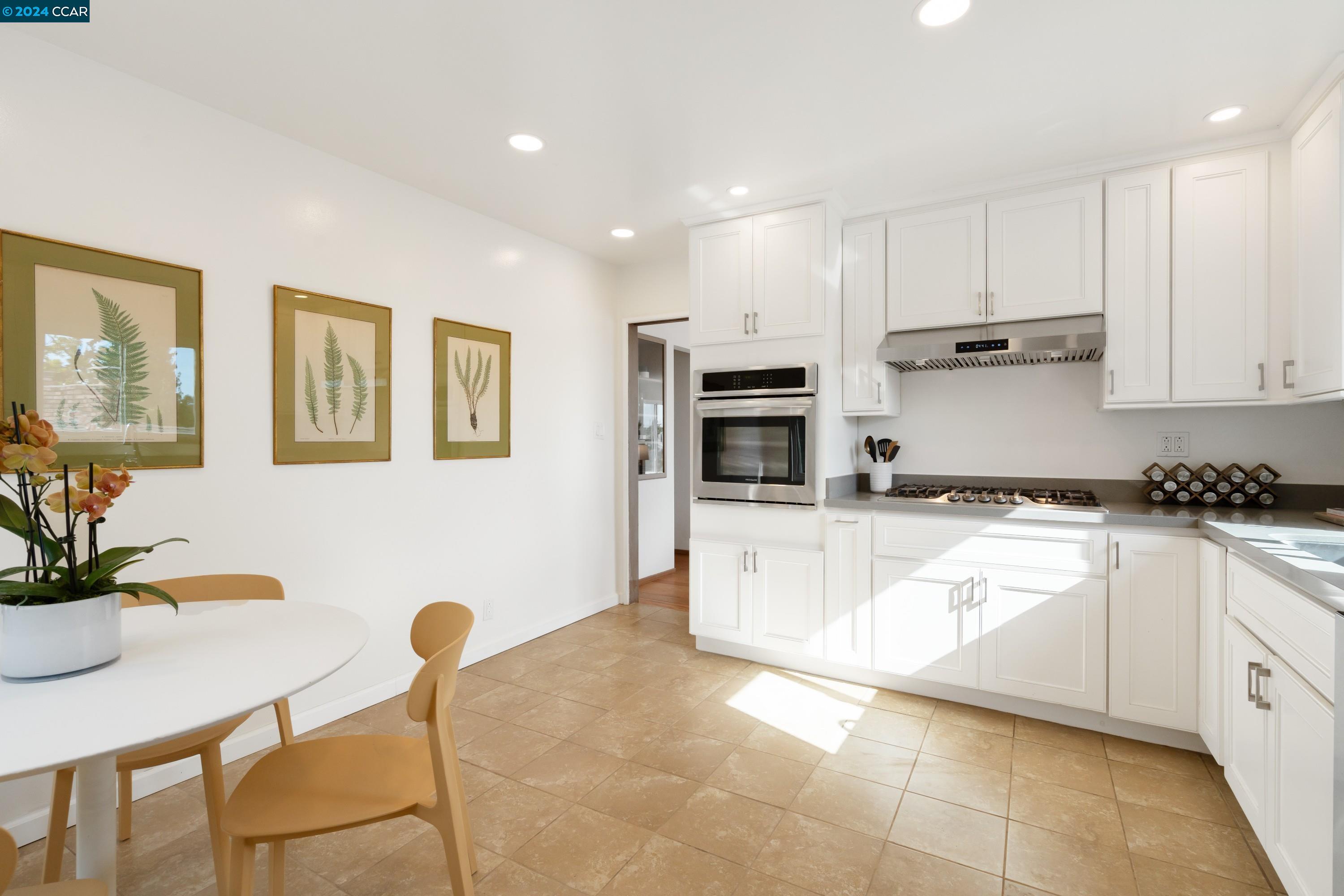 4165 Laguna Ave