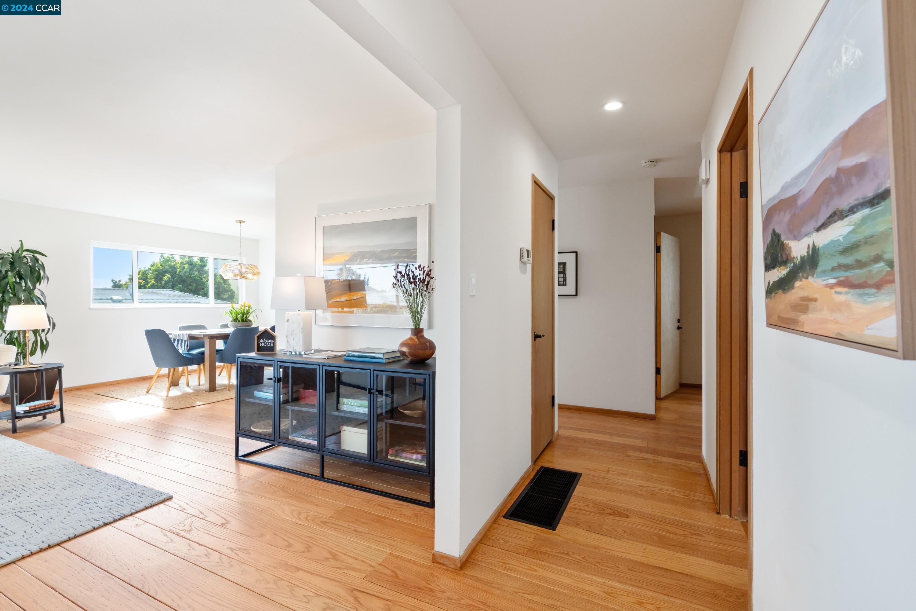 4165 Laguna Ave