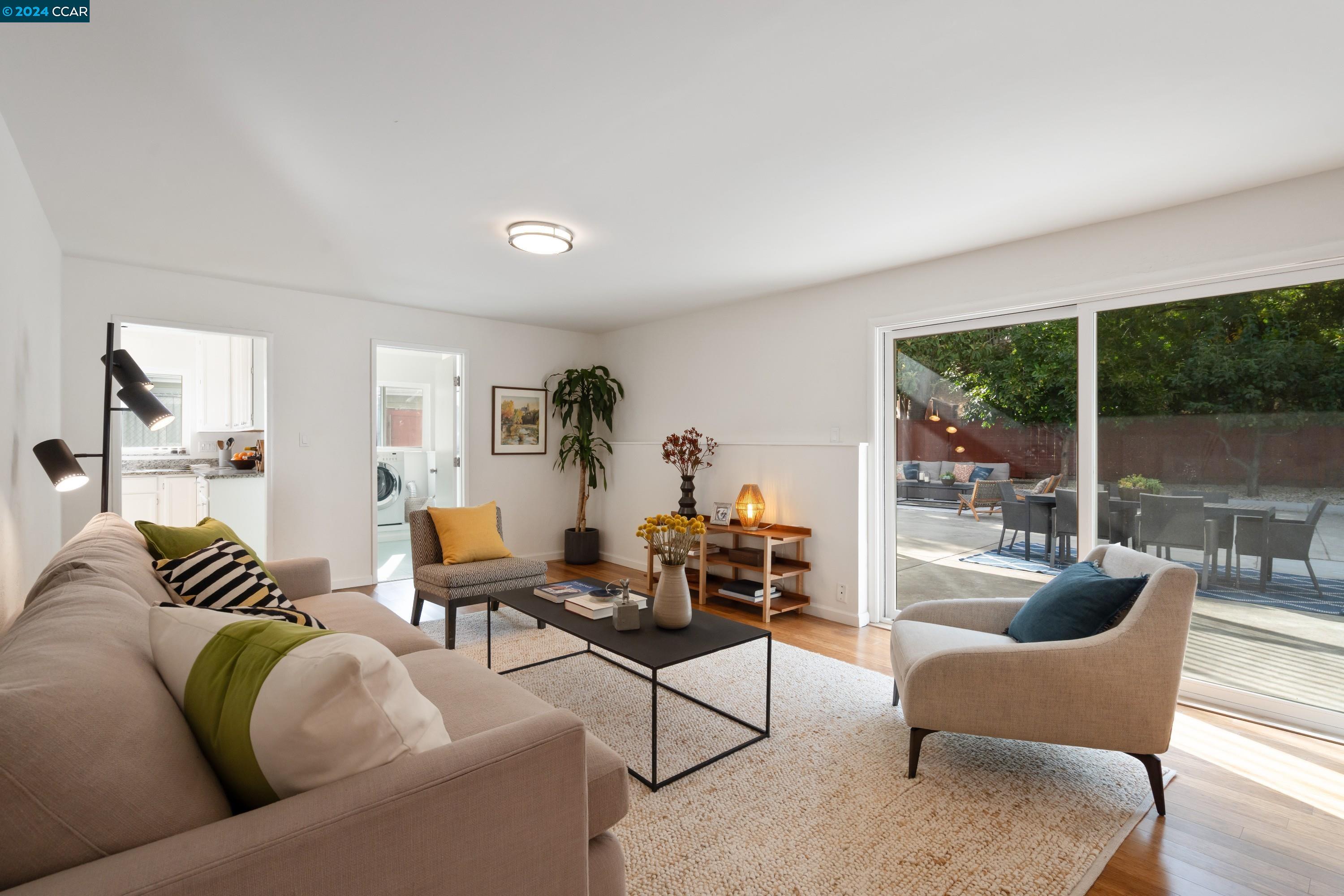 4165 Laguna Ave