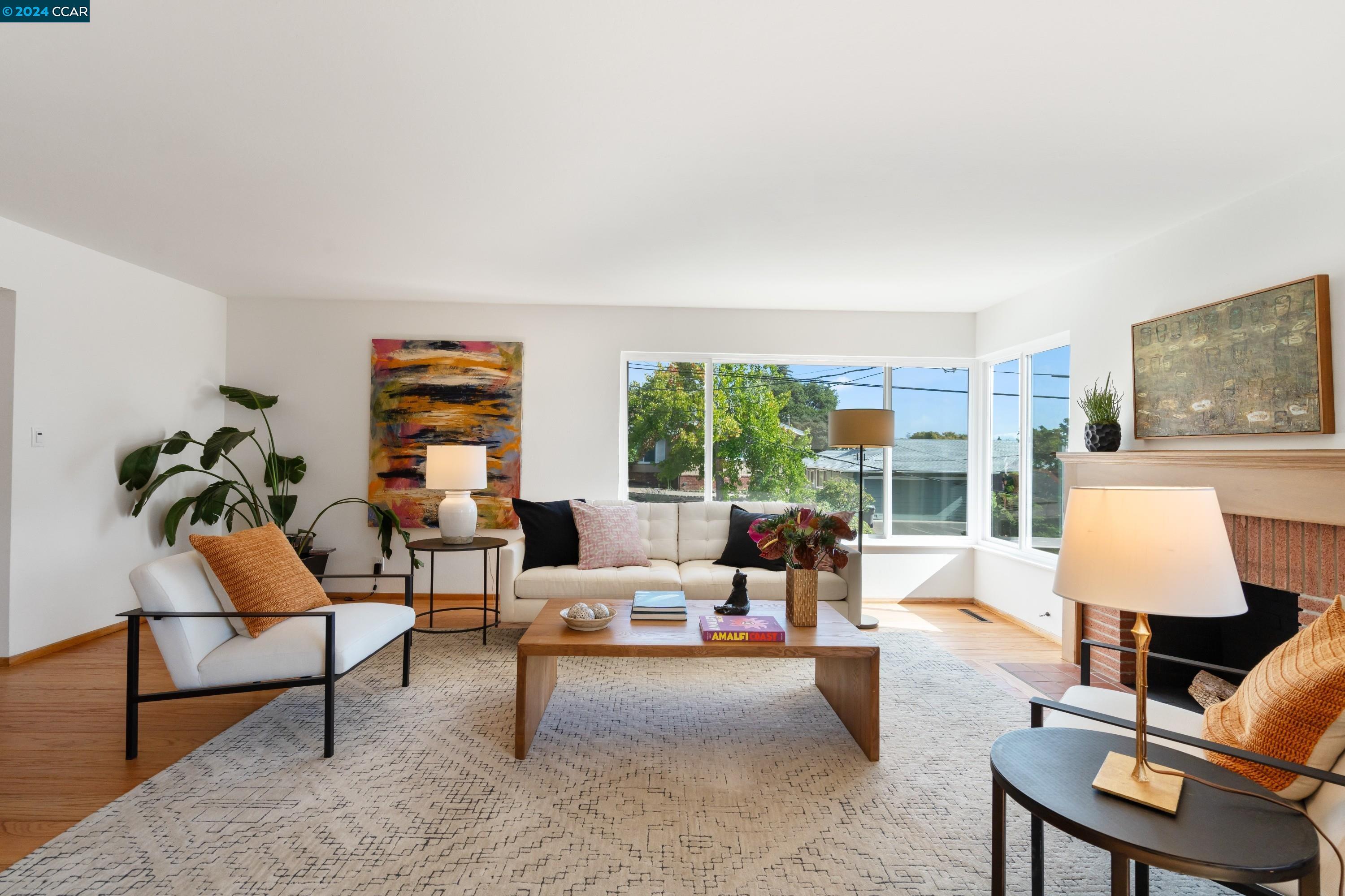 4165 Laguna Ave