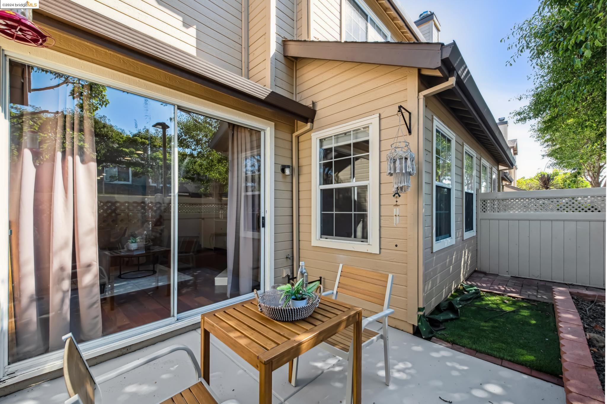 25 Baywood Way