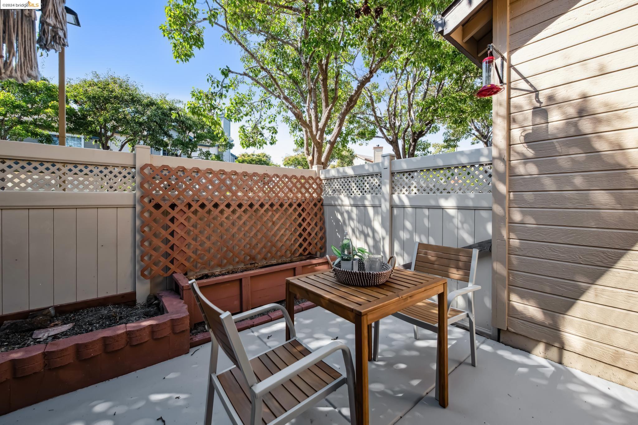 25 Baywood Way