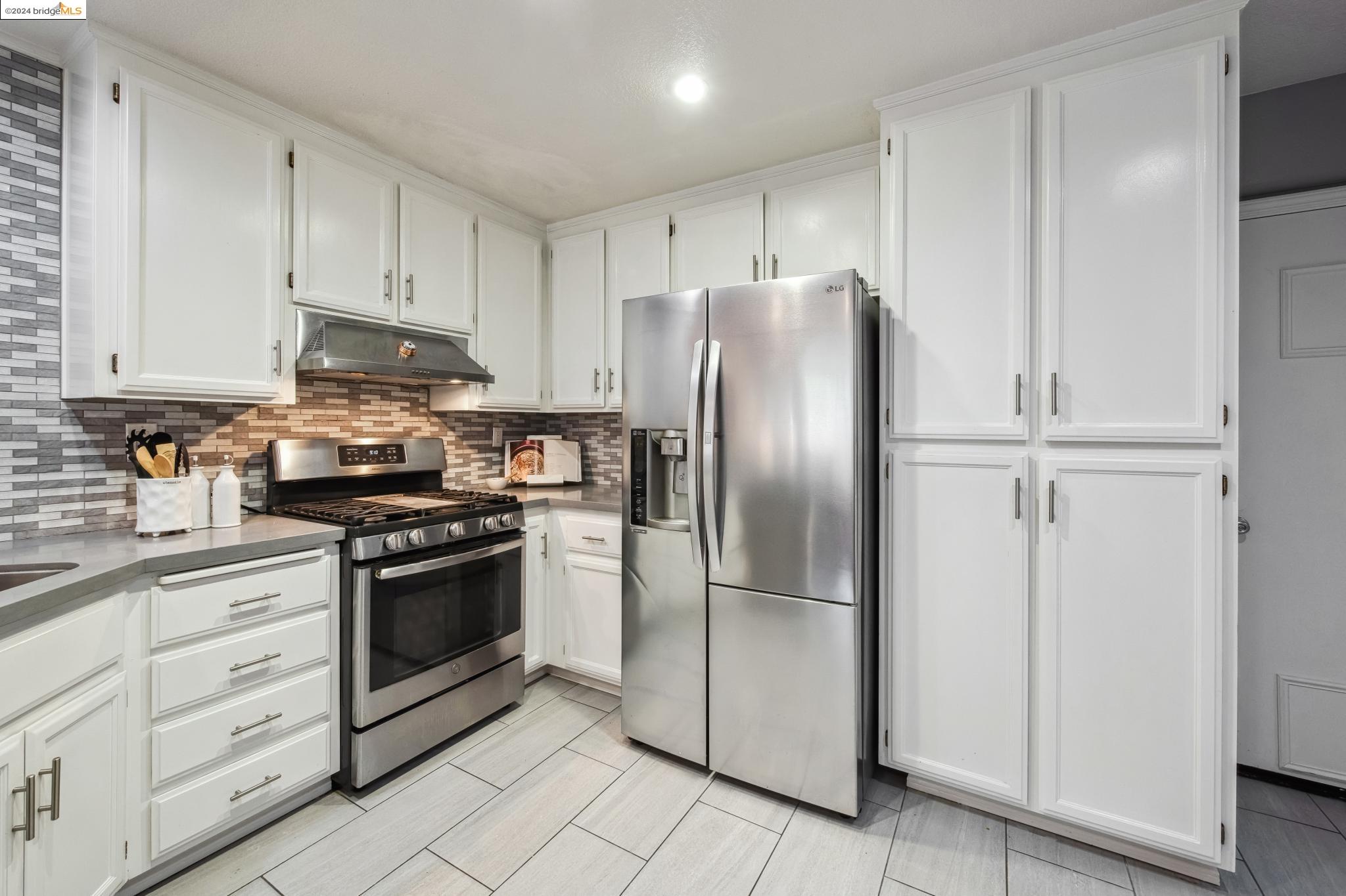 25 Baywood Way