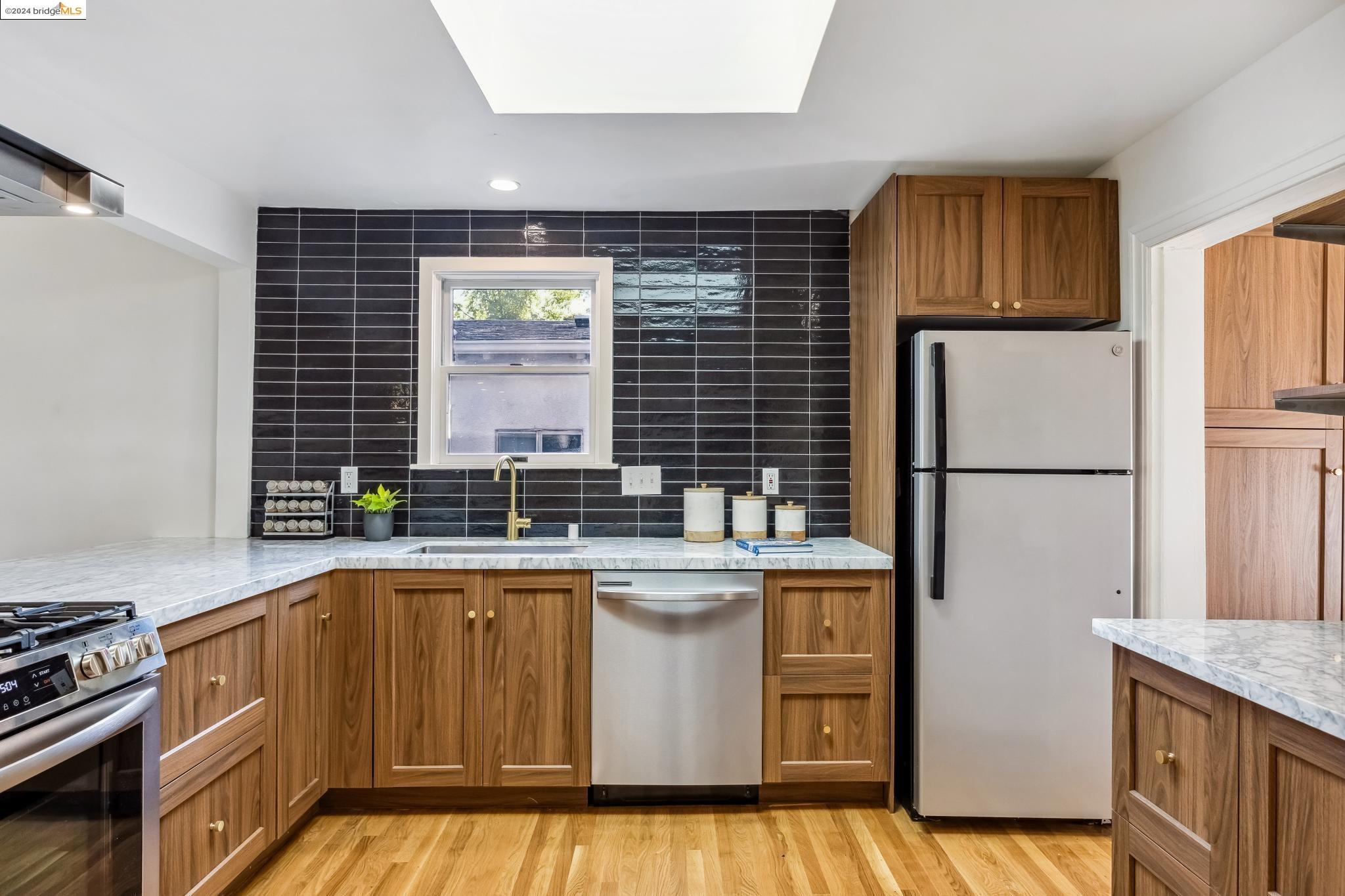 3873 Brown